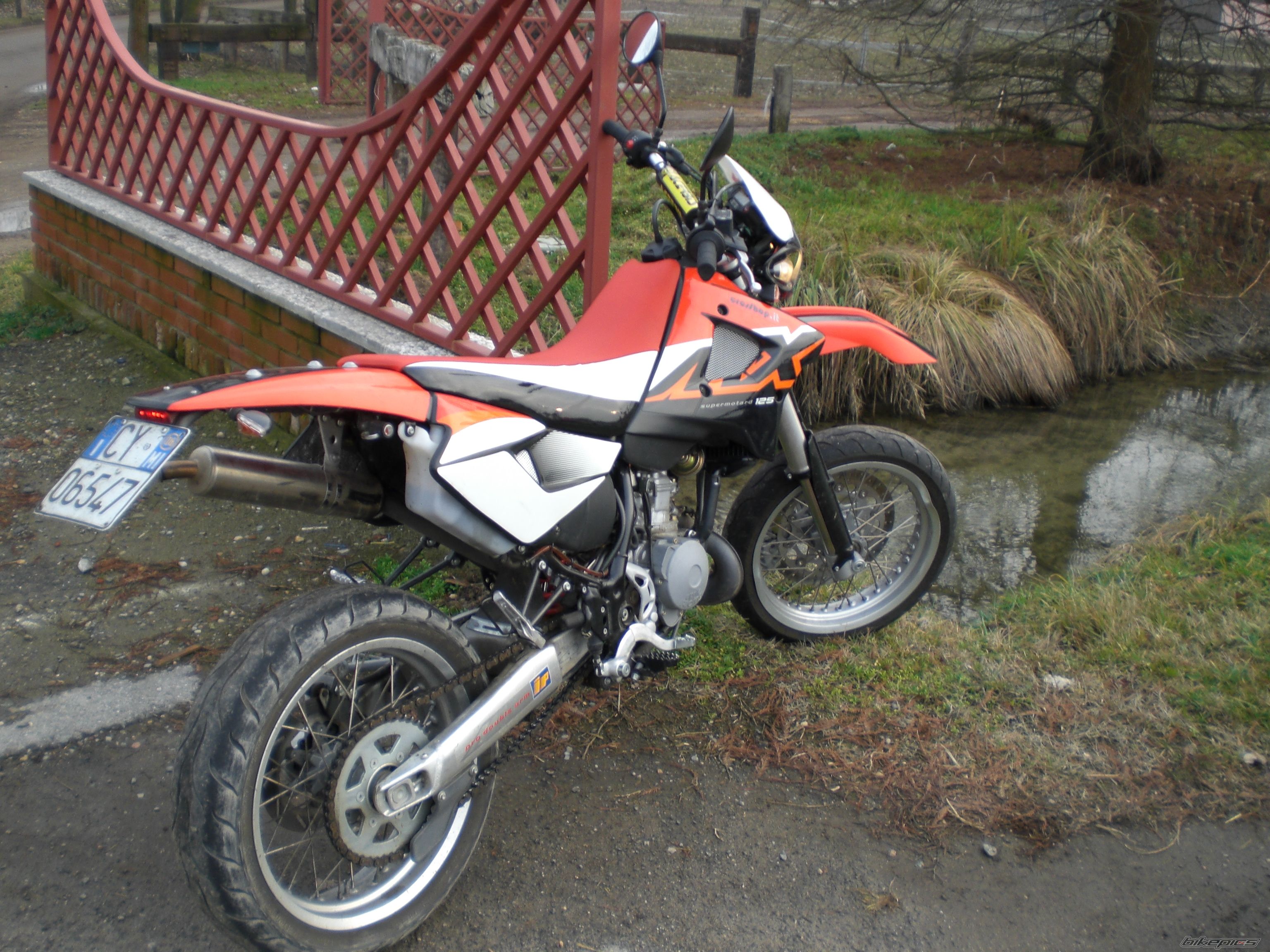Photo 1375555