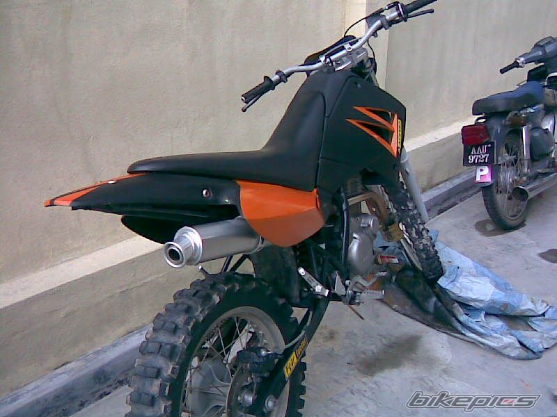 Photo 1375691