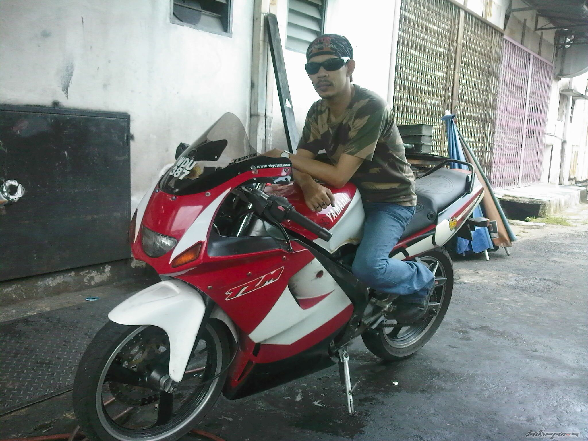 Photo 1375693