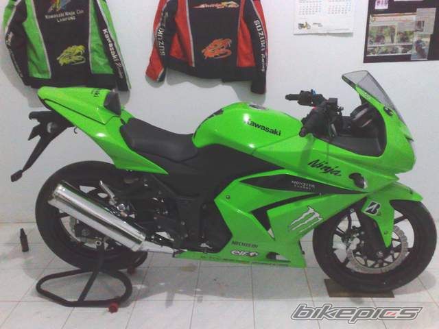Photo 1375705