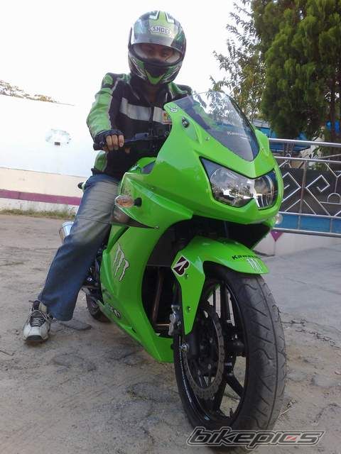 Photo 1375714