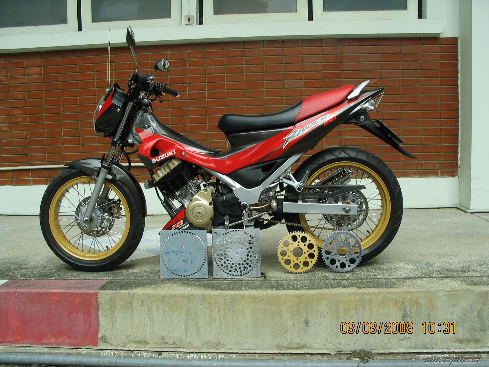 Photo 1375761
