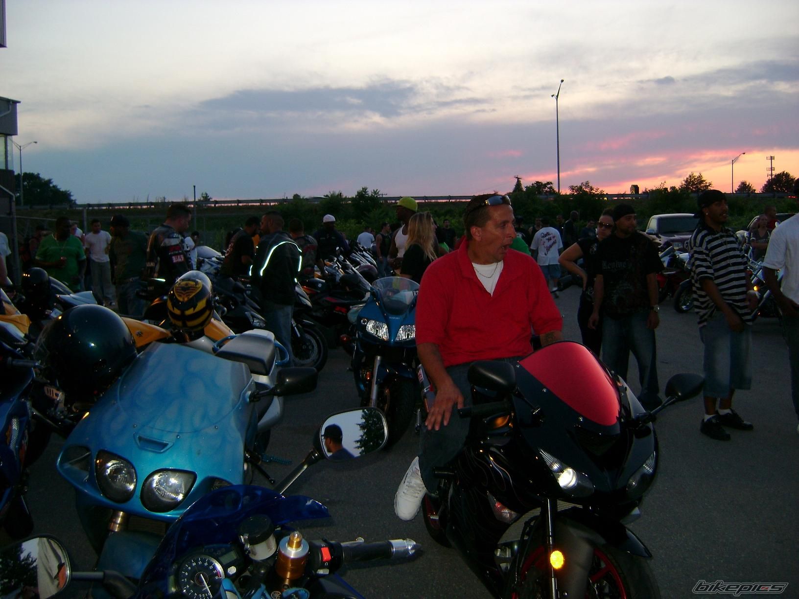Photo 1375865