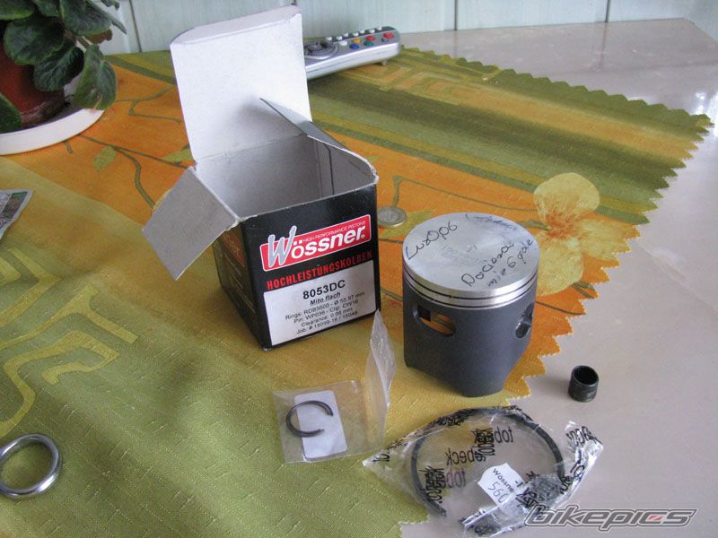 Photo 1375866