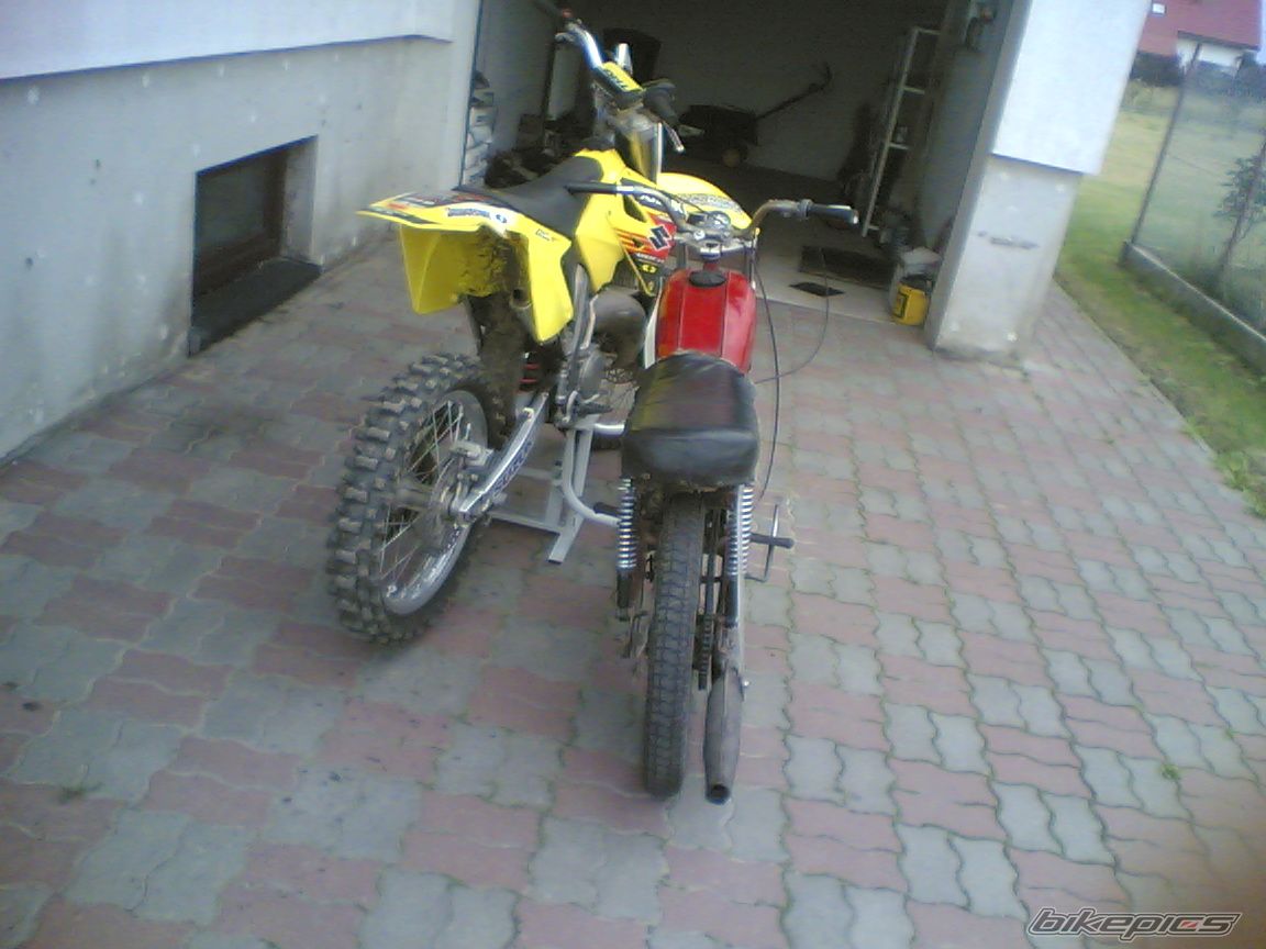 Photo 1375899