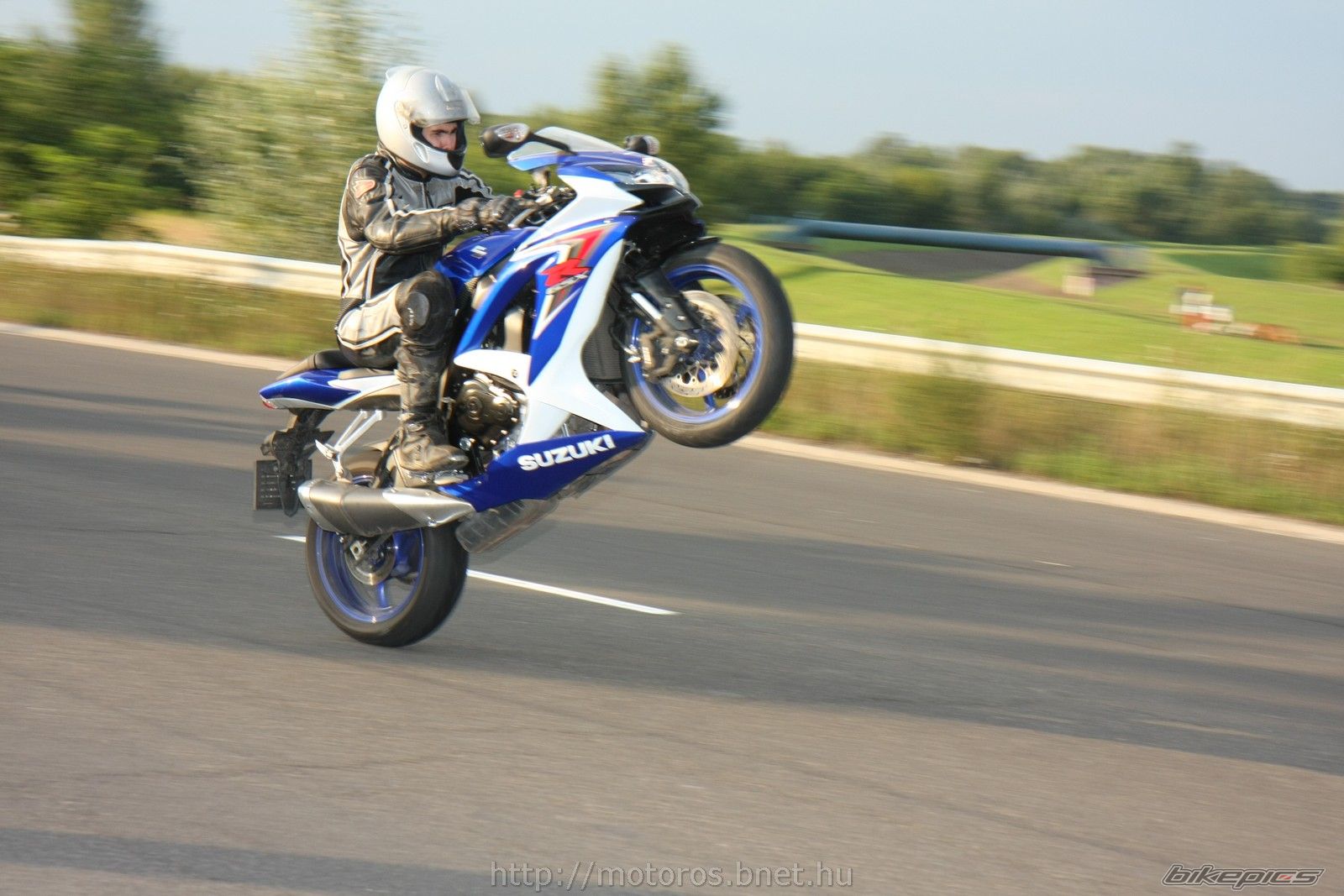 Photo 1376661