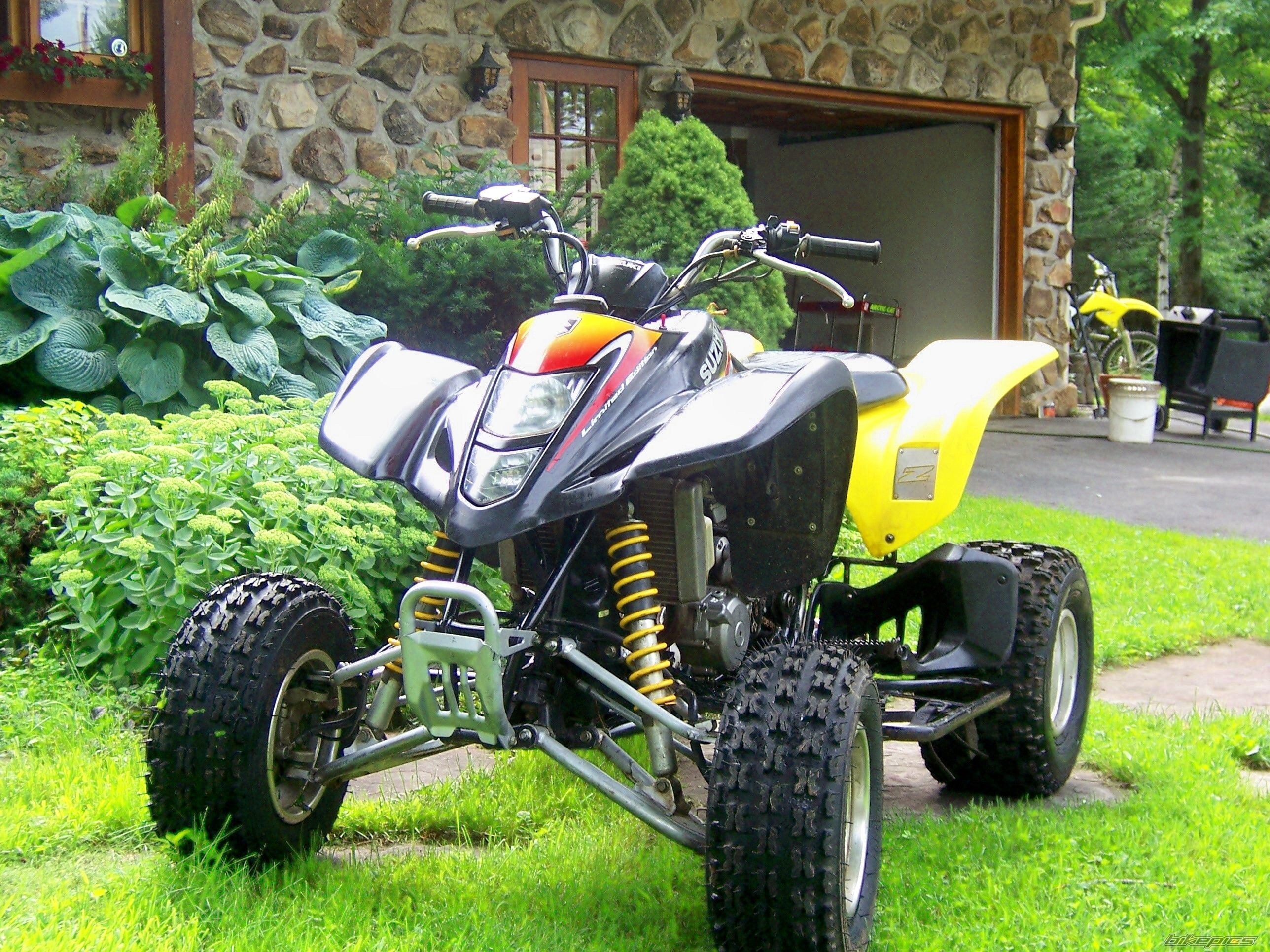 Photo 1376705