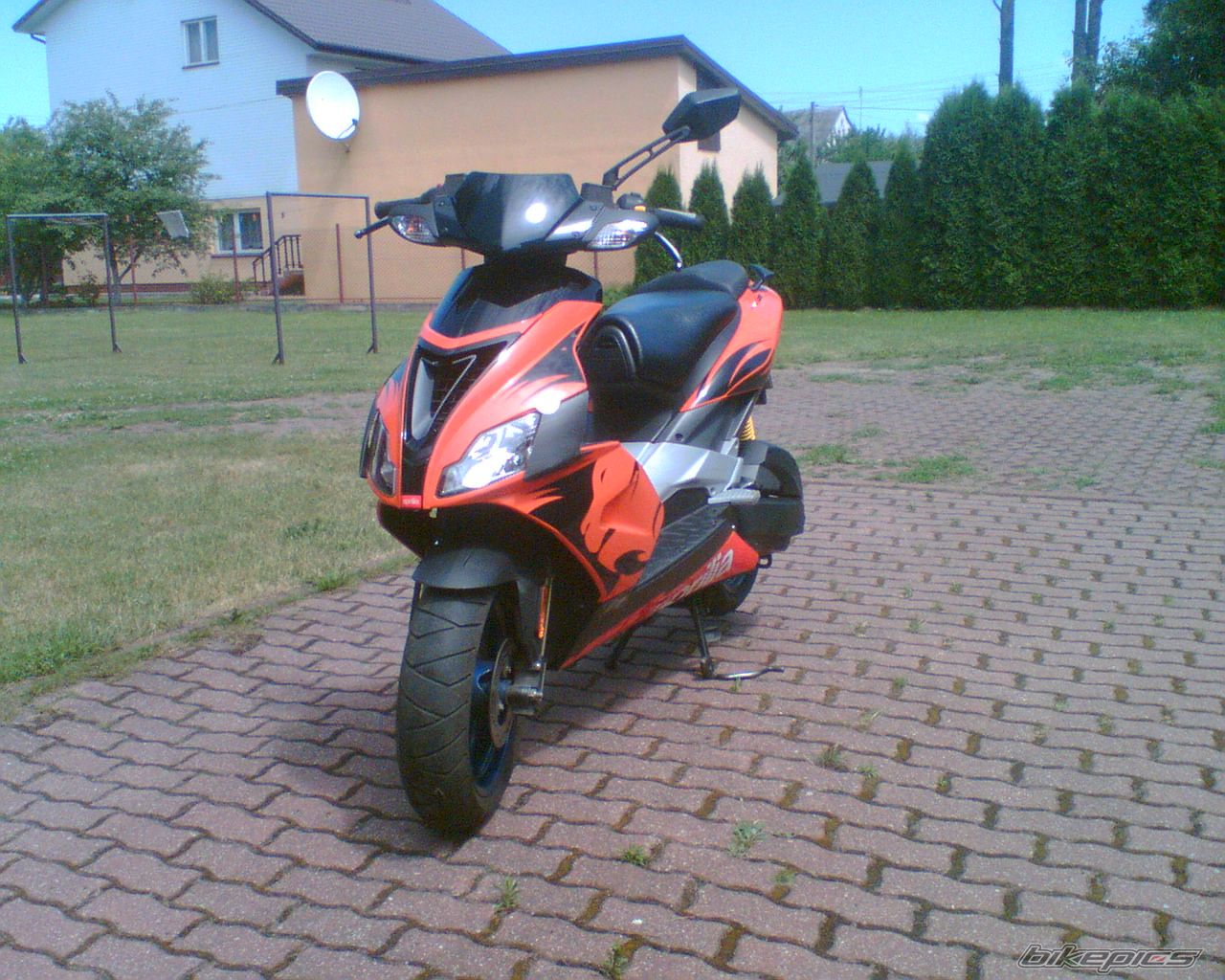 Photo 1376816