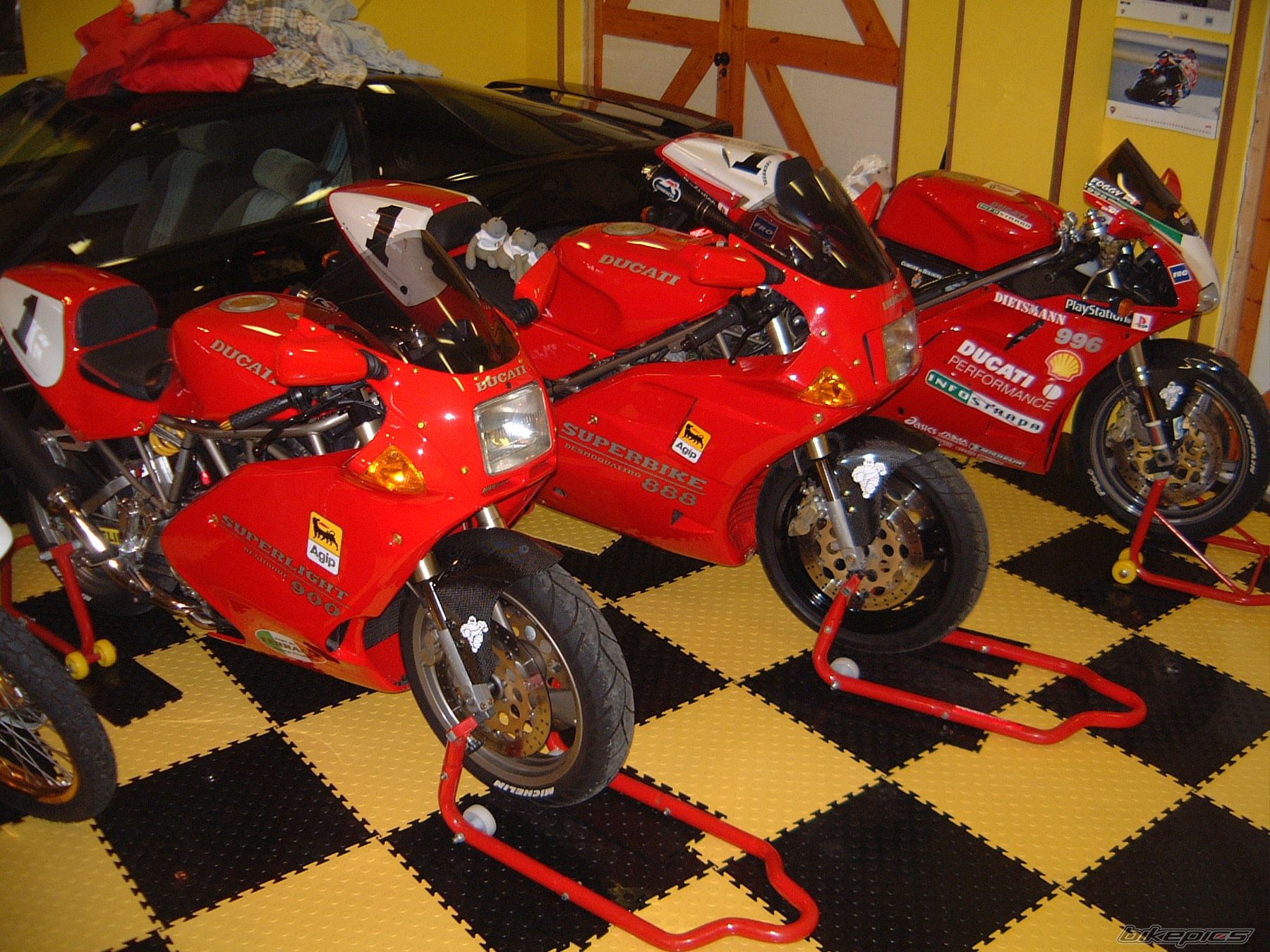 Photo 1377208