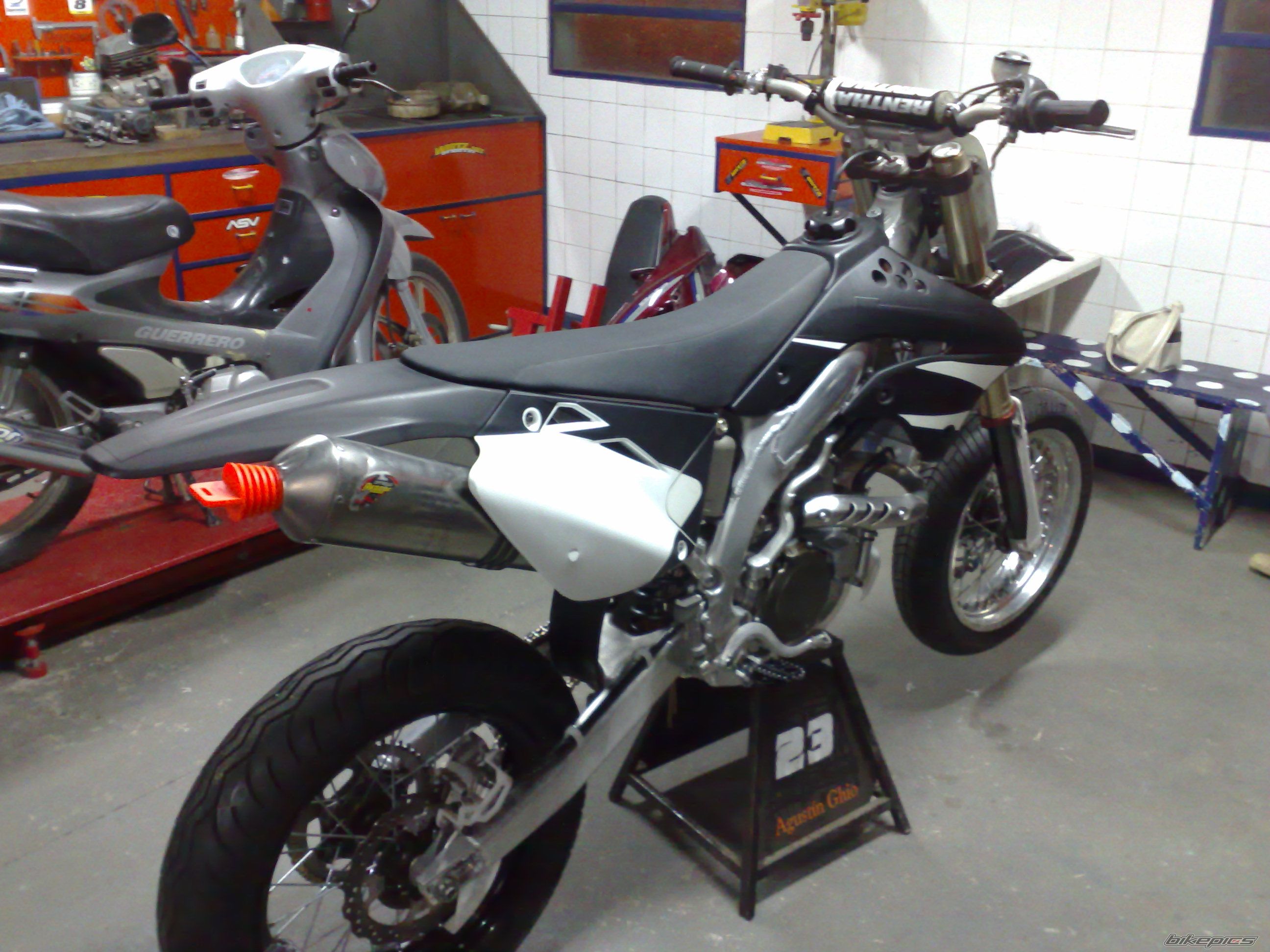 Photo 1377248
