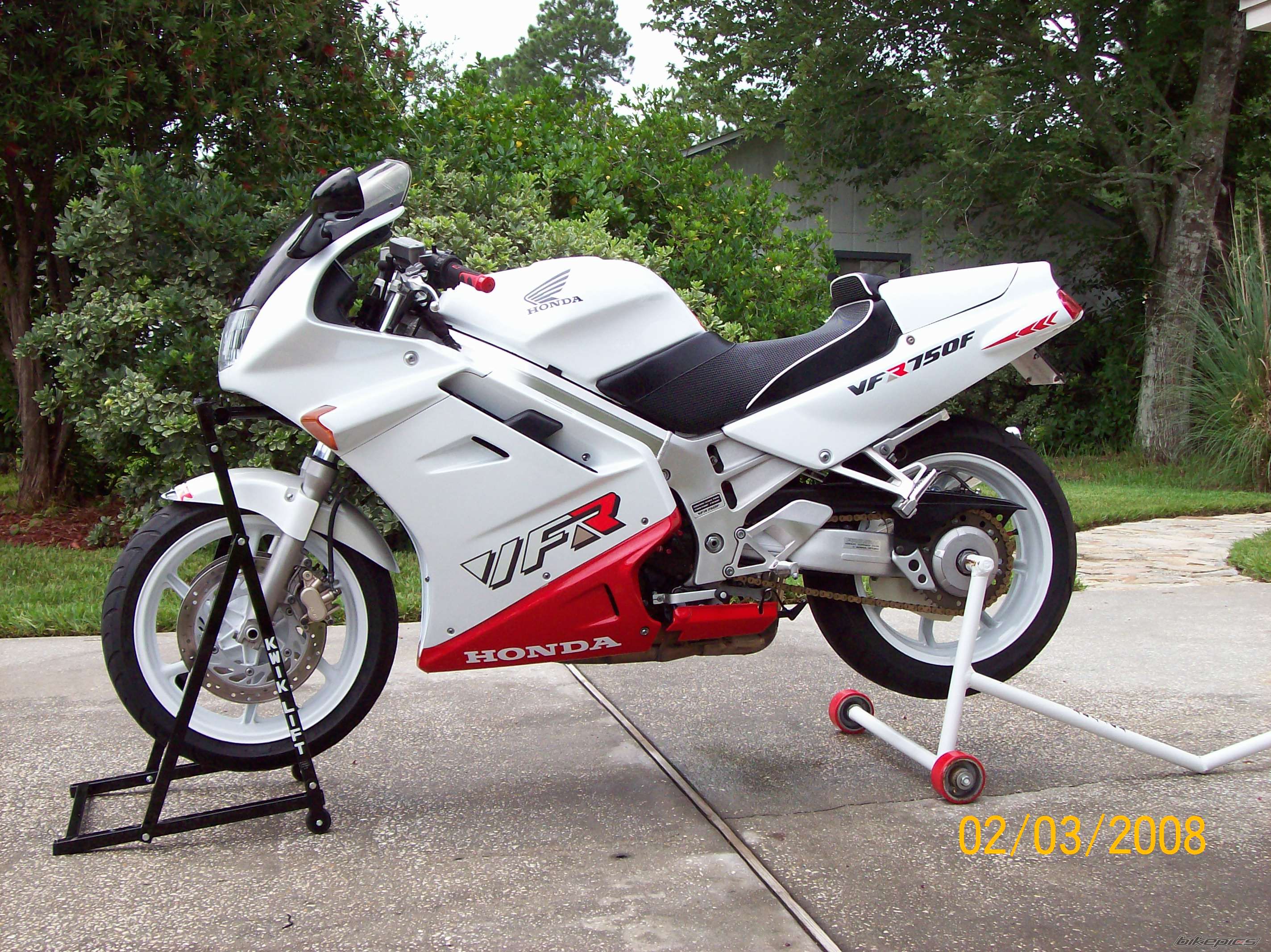 Photo 1377576
