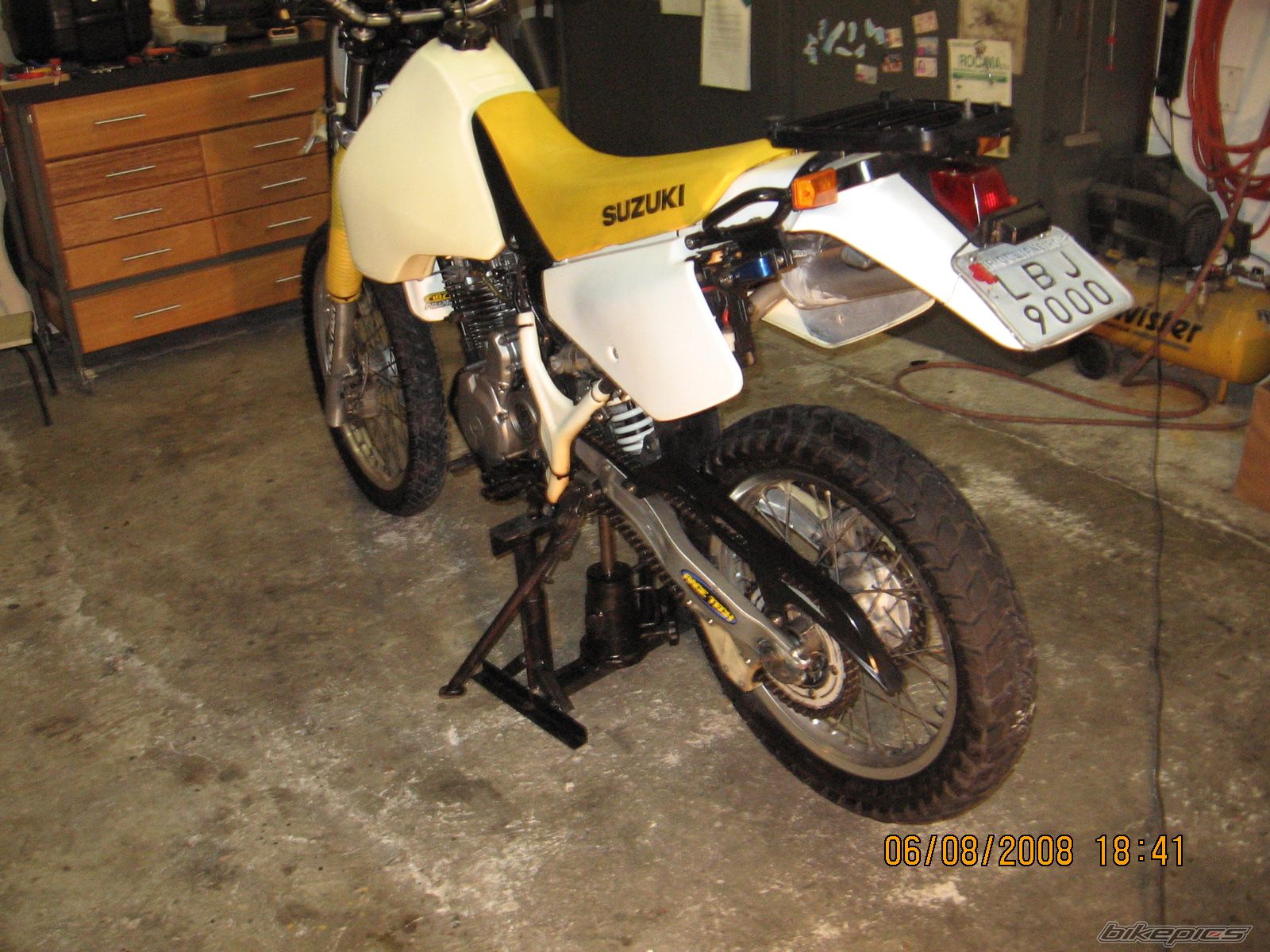Photo 1377599