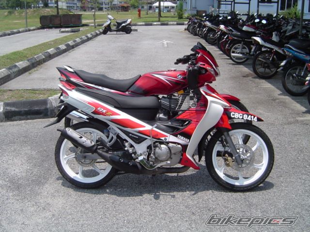 Photo 1377639