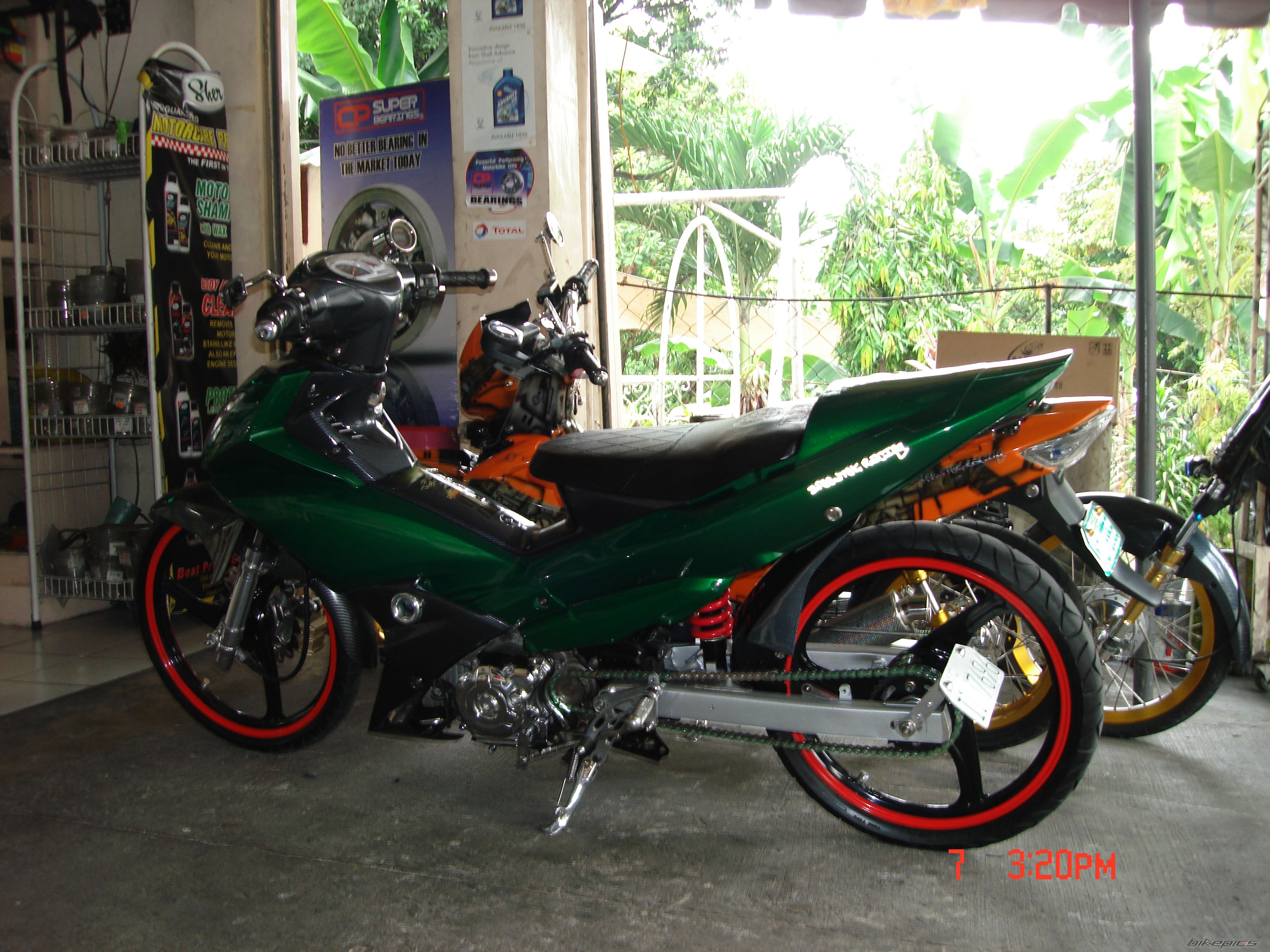 Photo 1377765