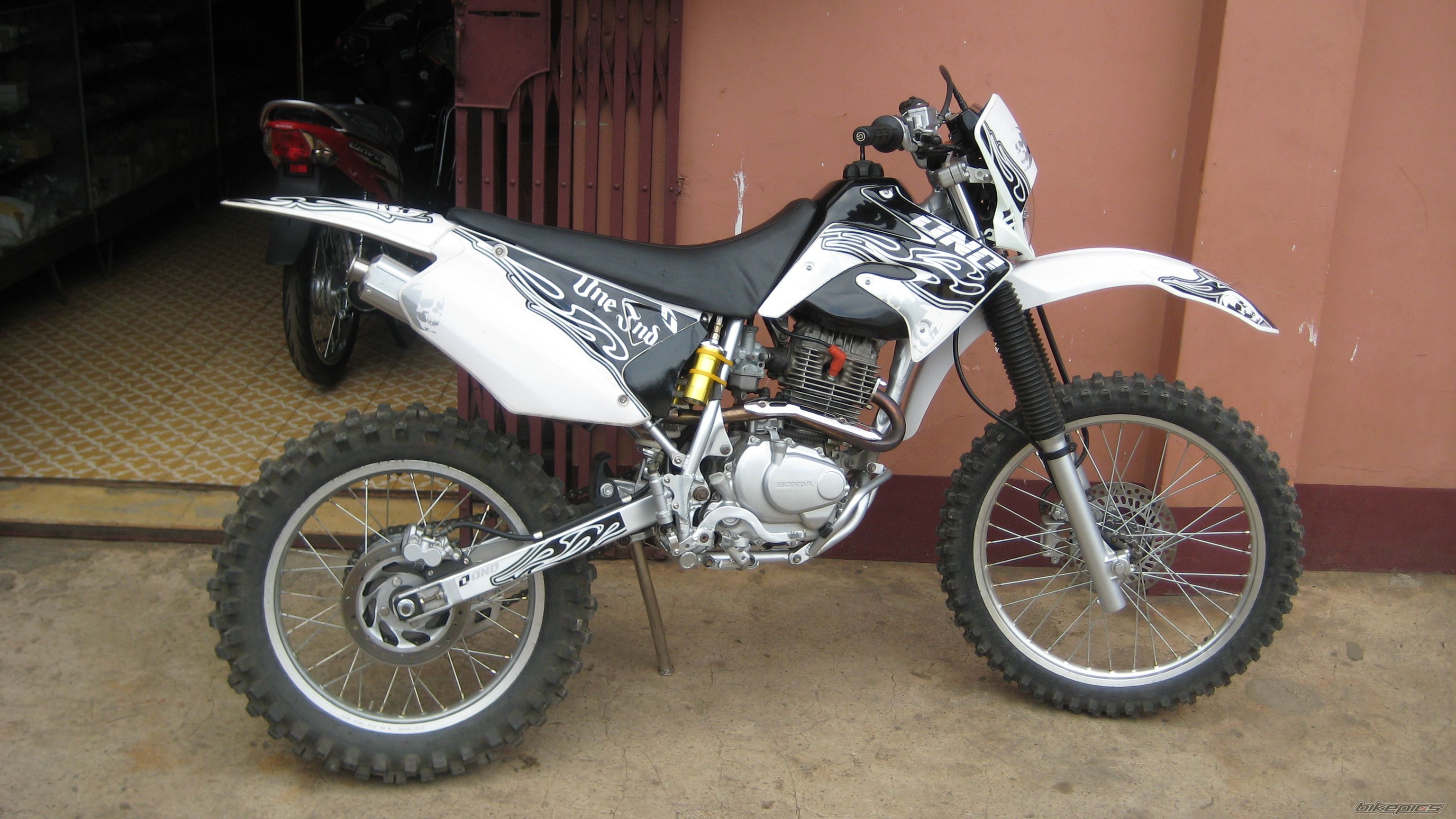 Bike Photo 1377875
