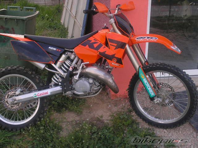 Photo 1378193