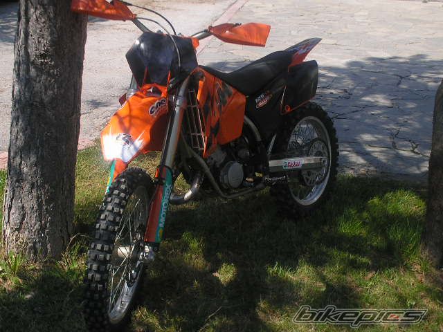 Photo 1378195