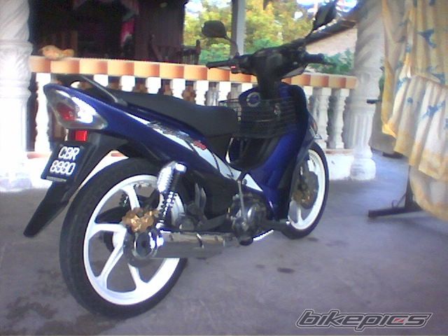 Photo 1378206