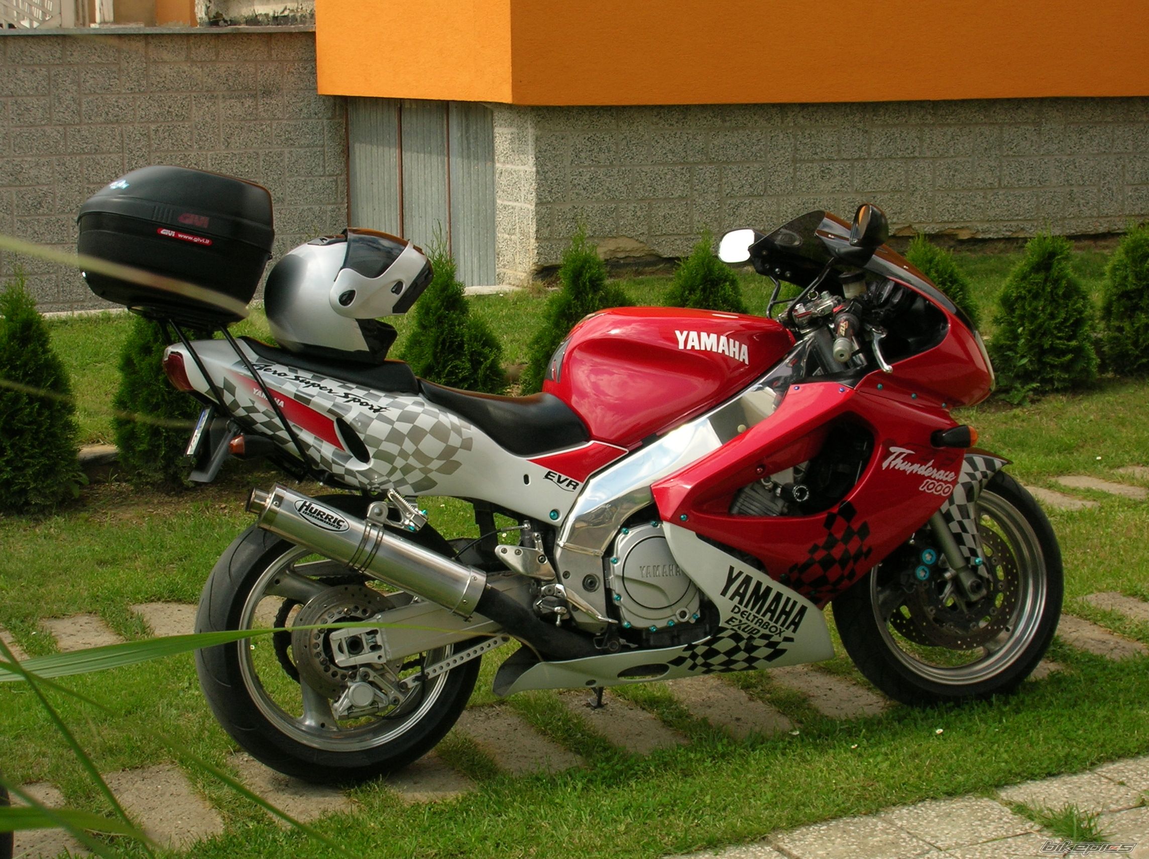 Photo 1378421
