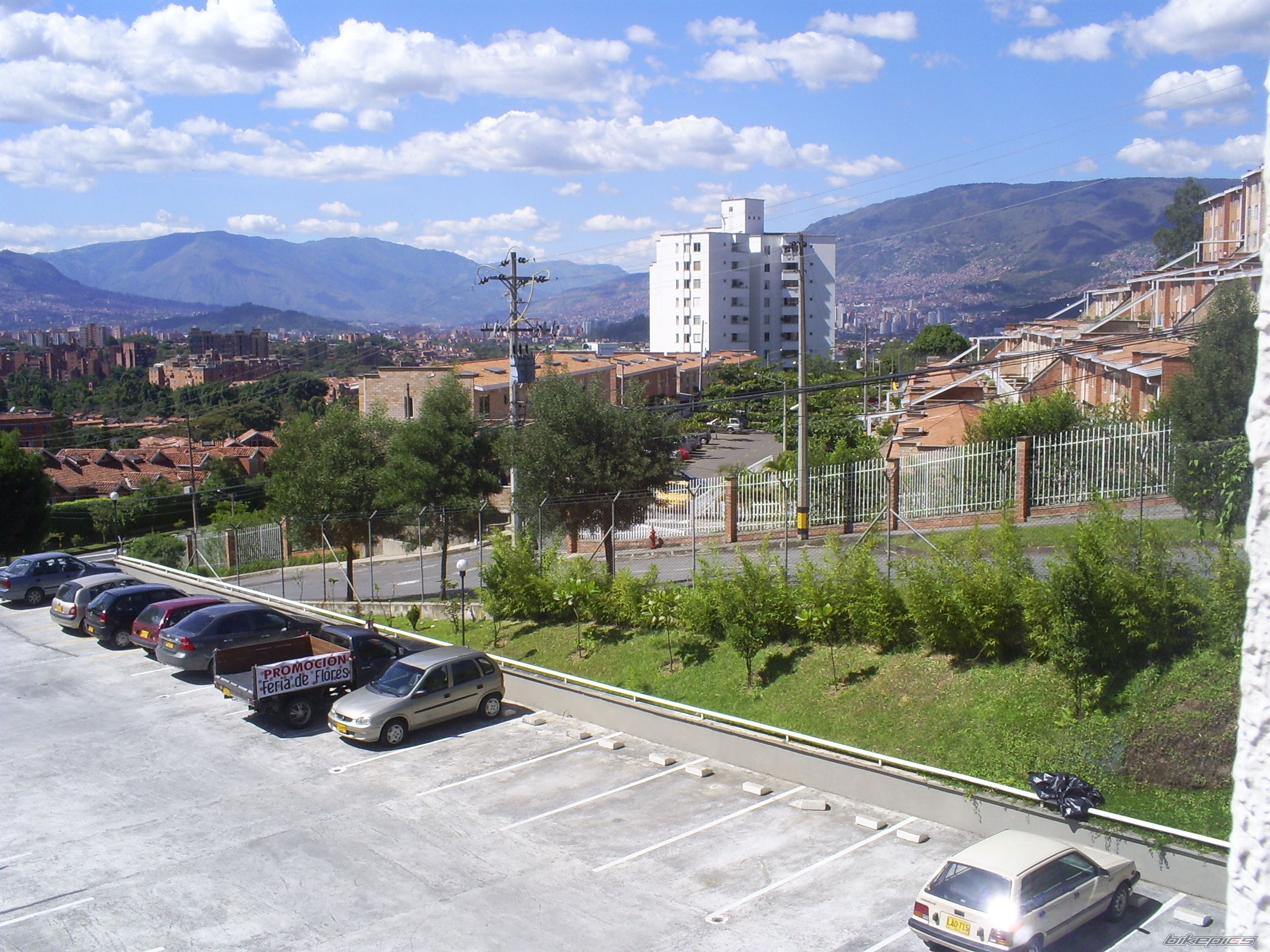 Photo 1378544