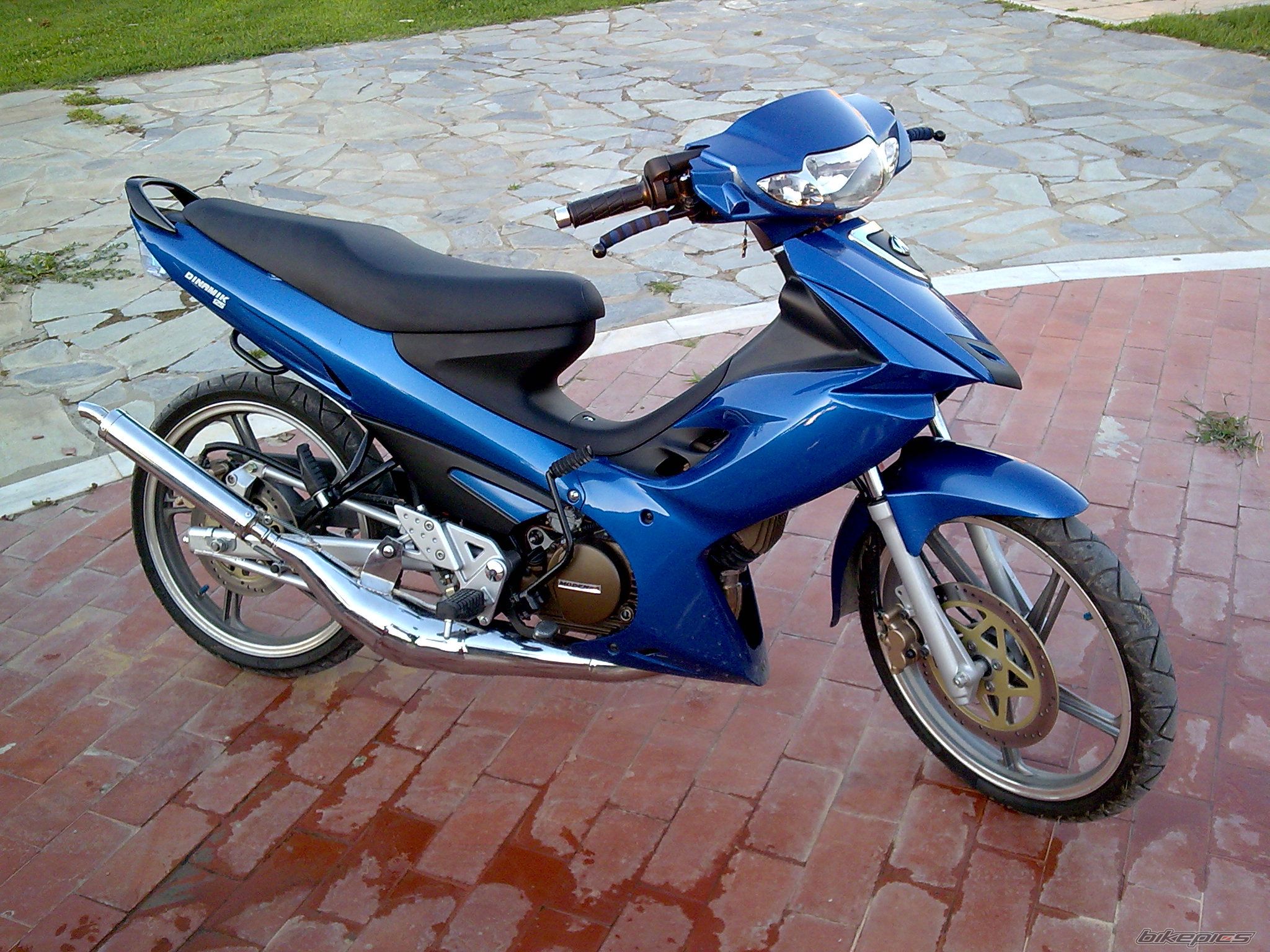 Photo 1378659