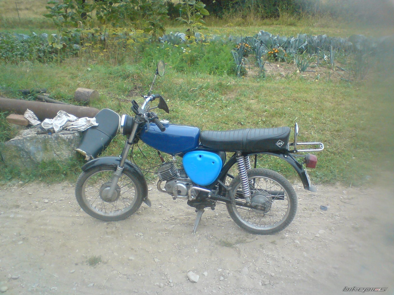Photo 1378695