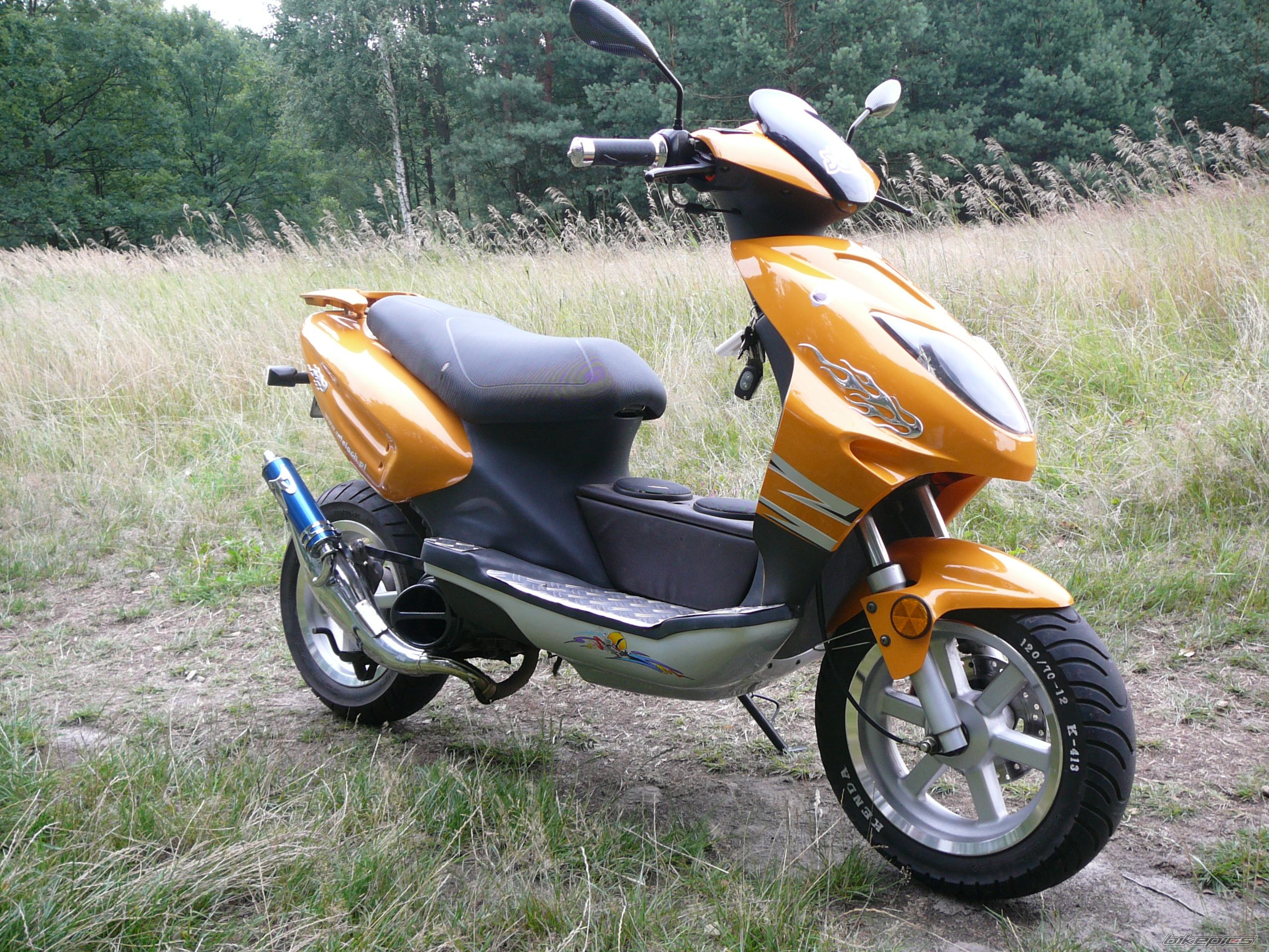 Photo 1378786