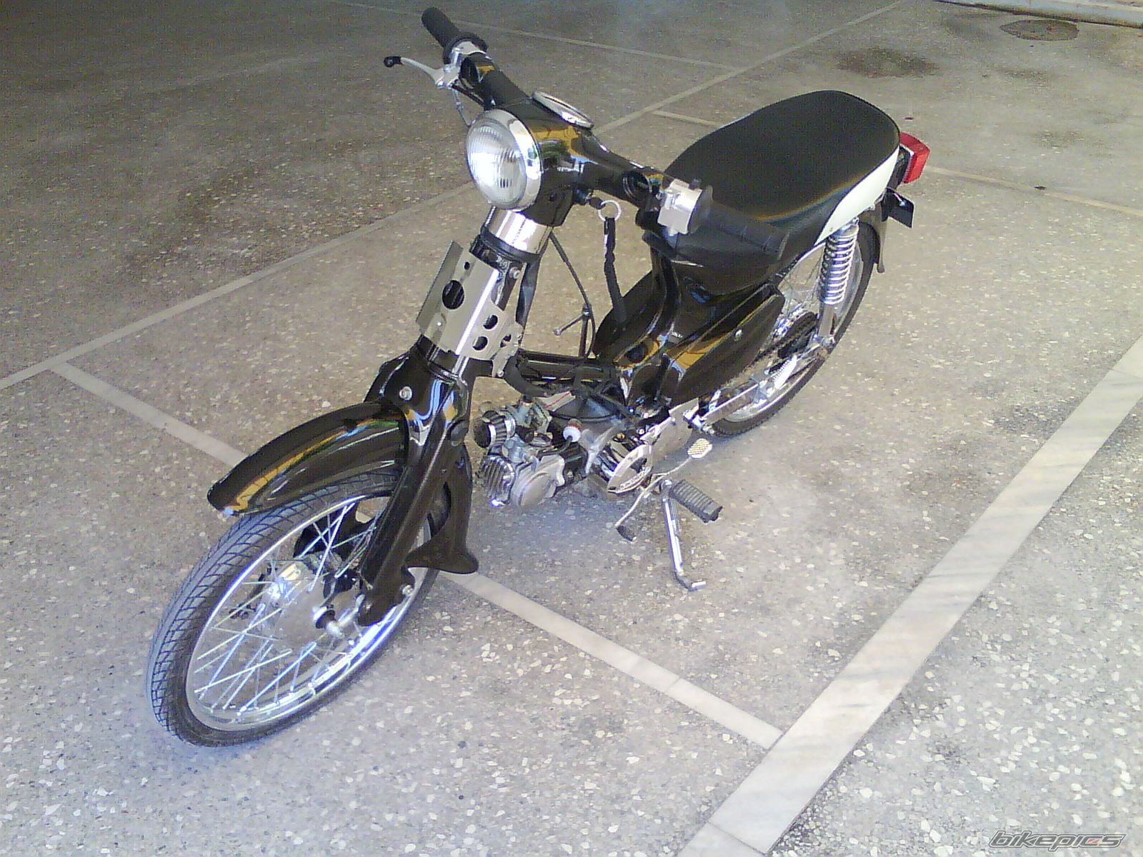 Photo 1378828