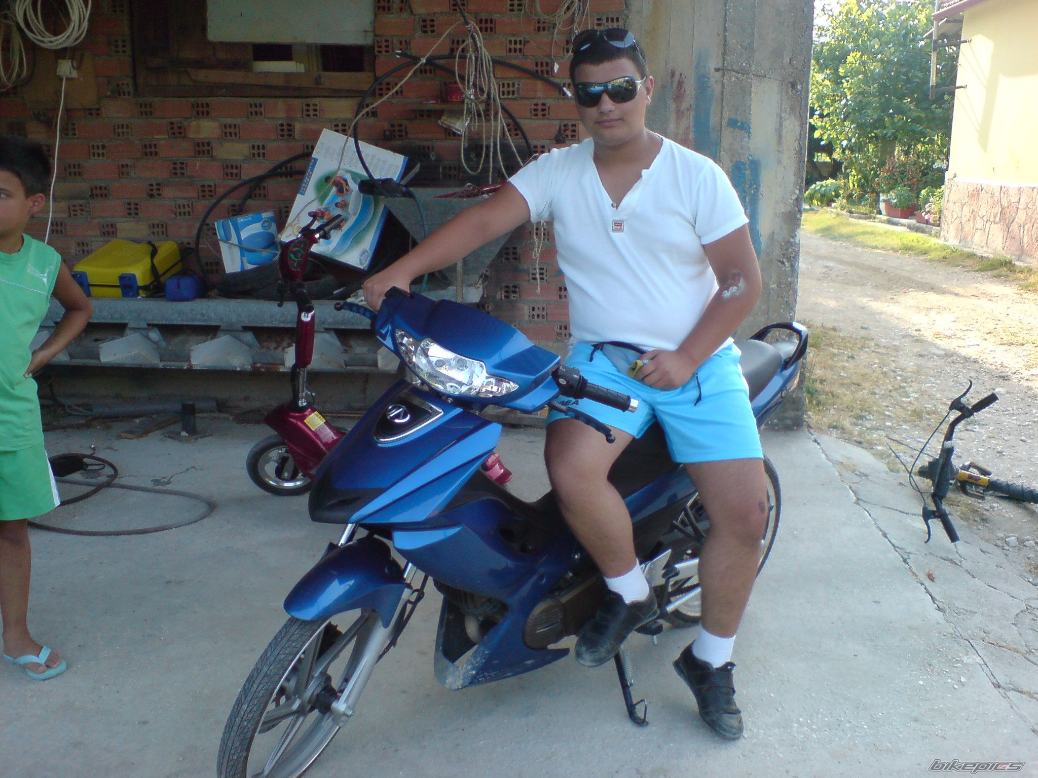 Photo 1378862