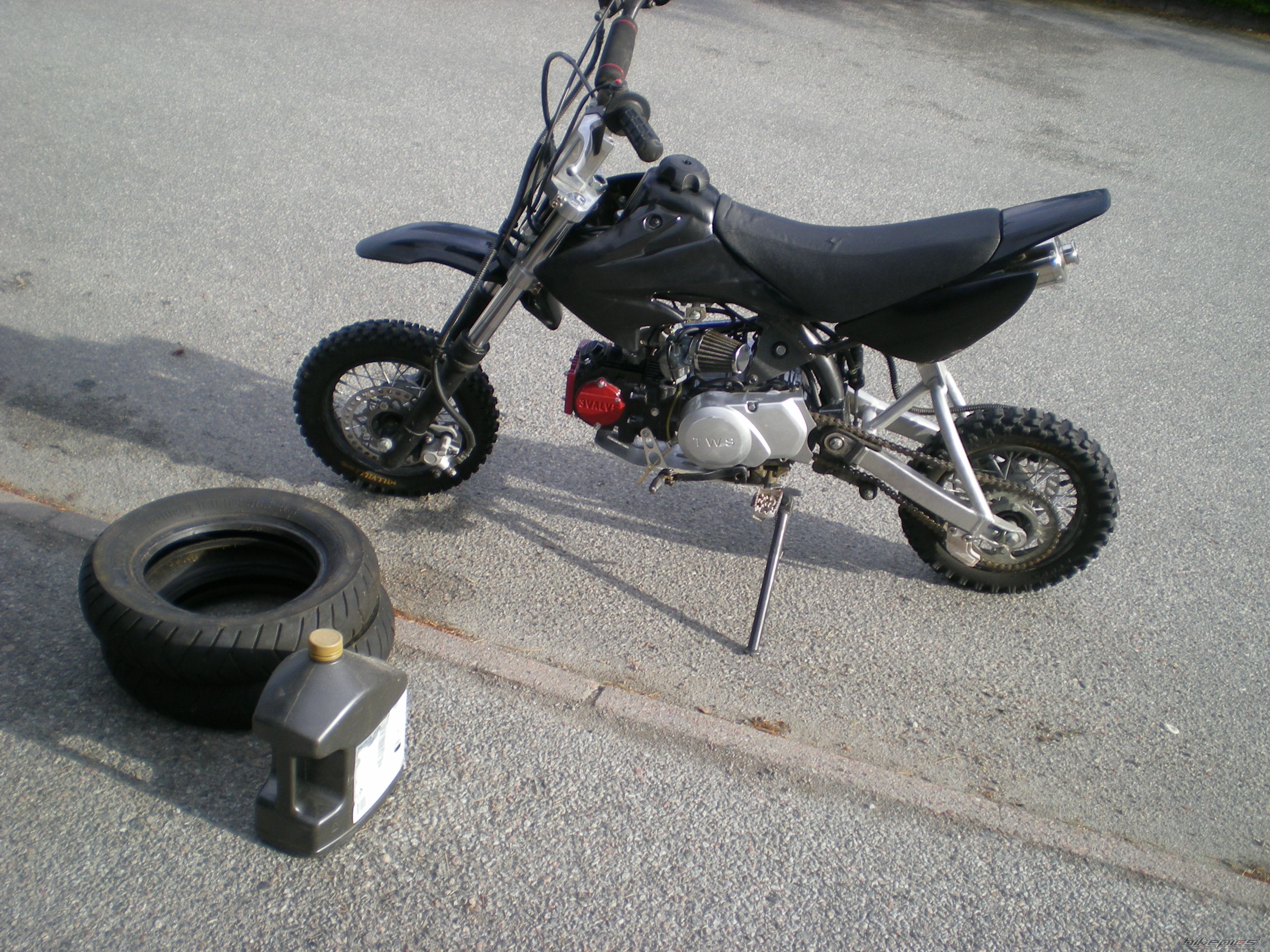 Photo 1378897