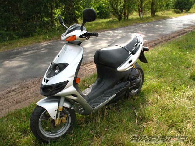 Photo 1378918