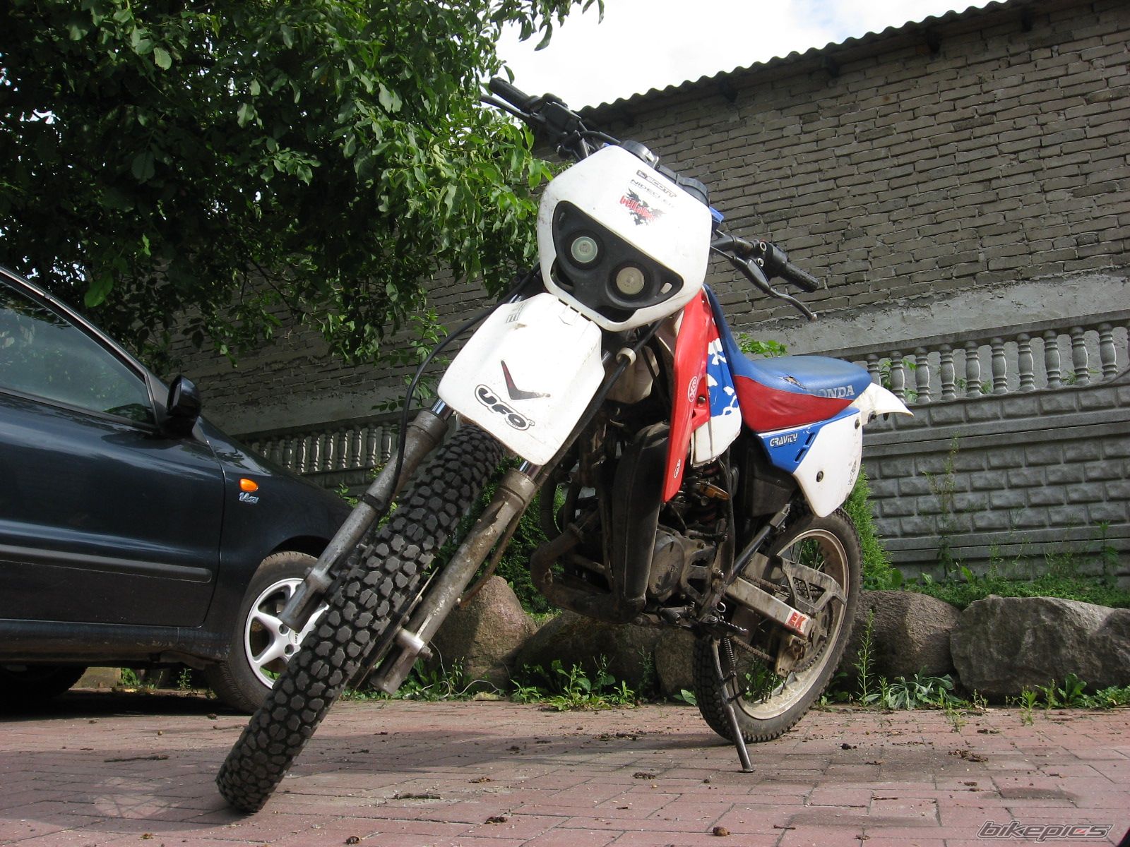 Photo 1378937
