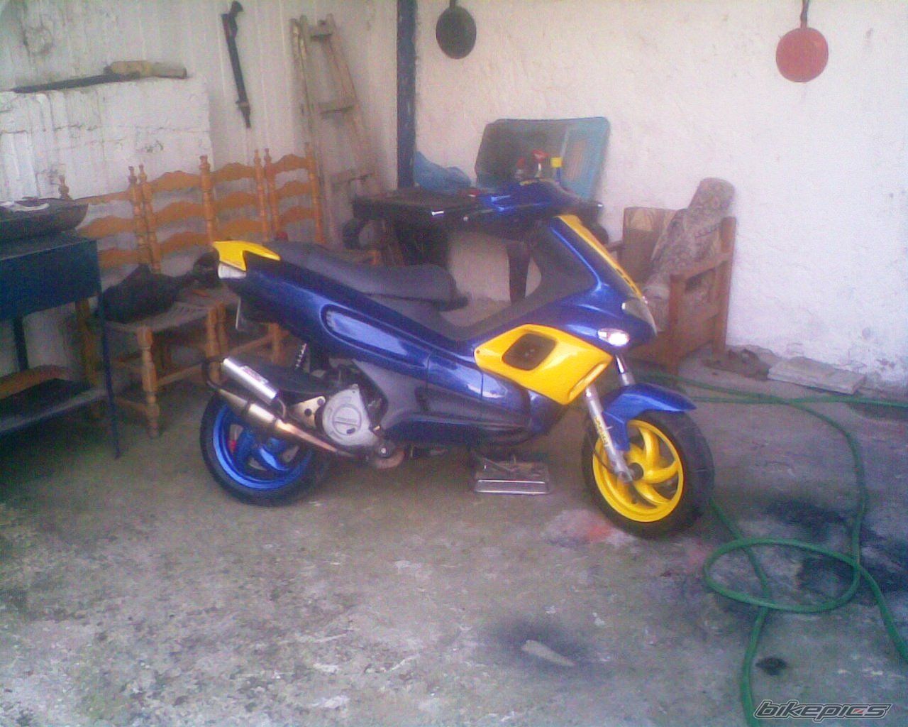 Photo 1378941