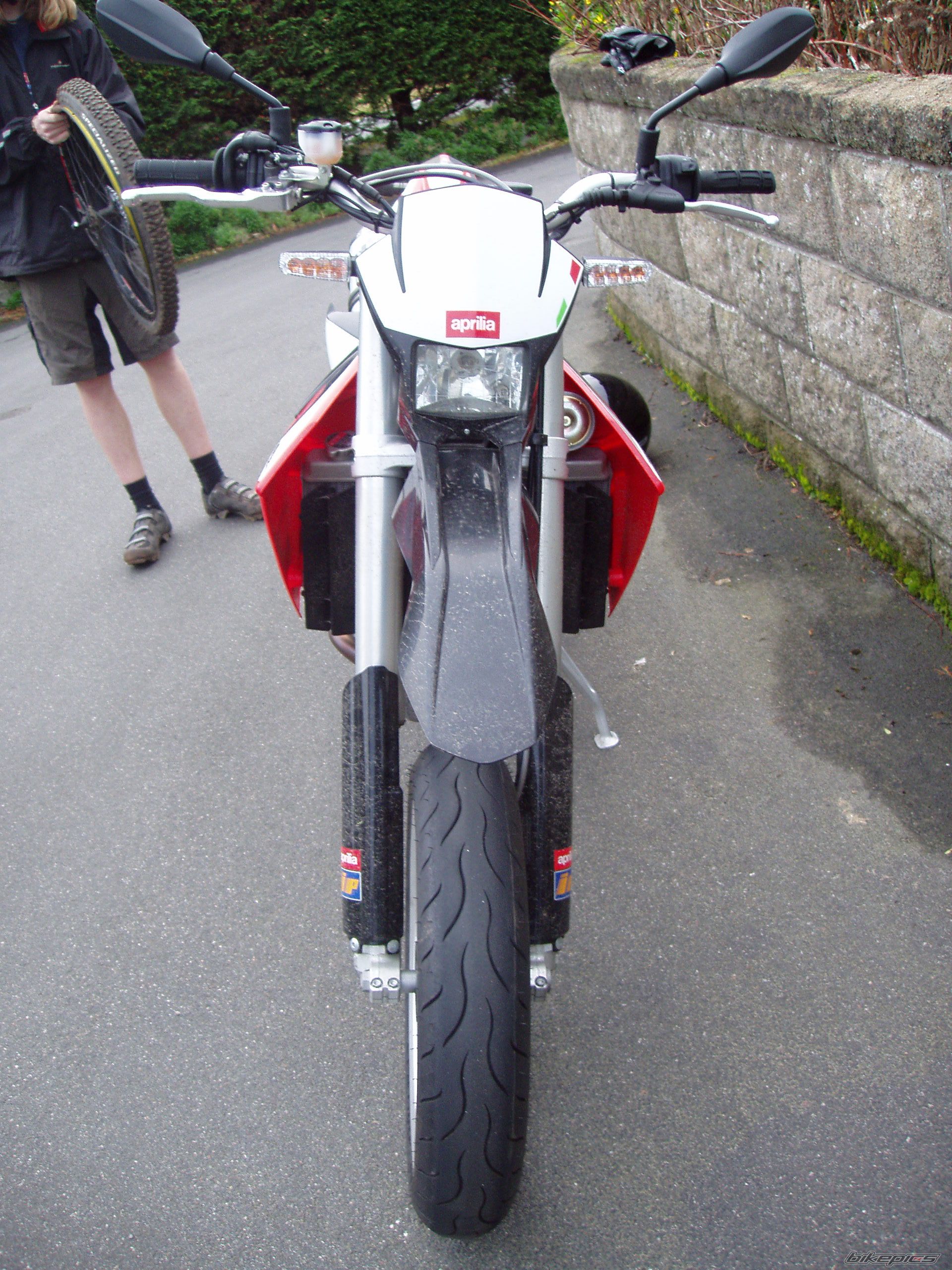Photo 1378996