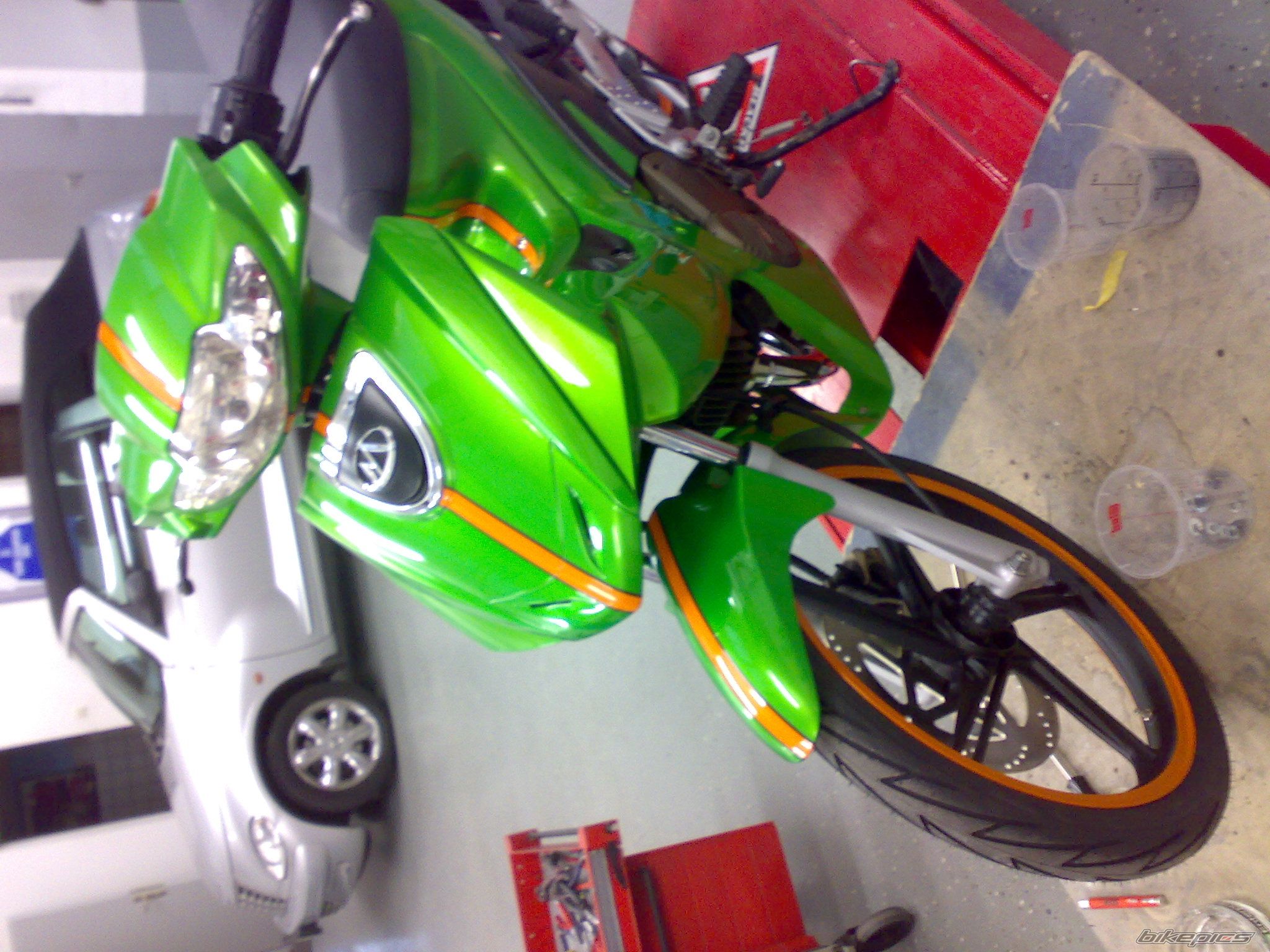 Photo 1379103