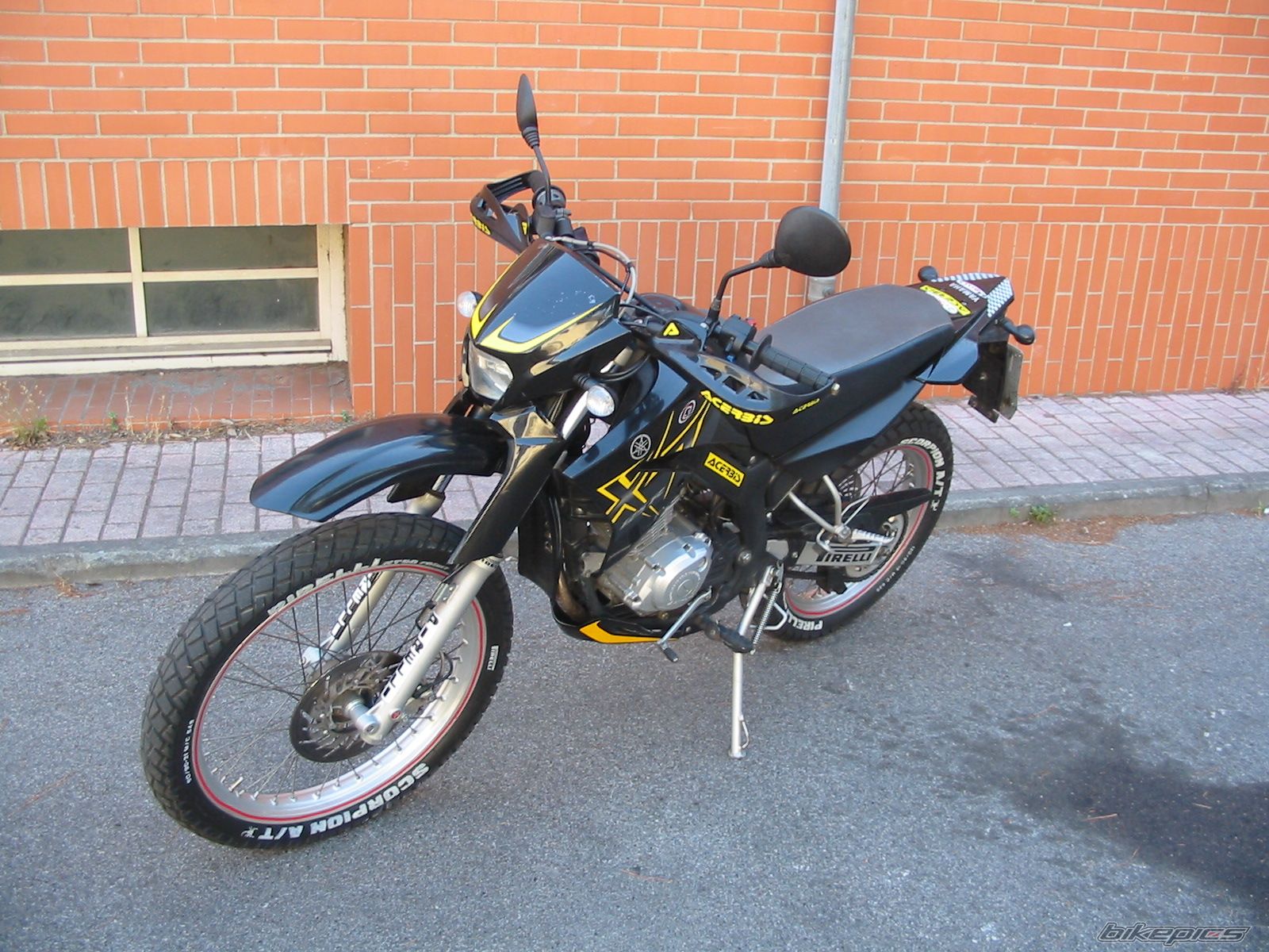 Photo 1379192