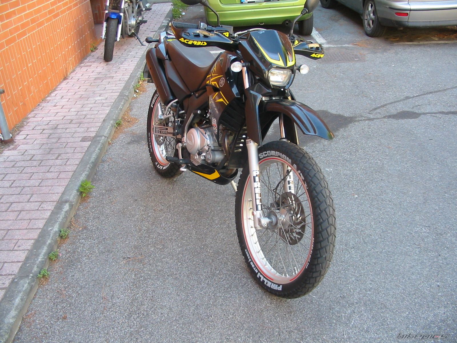 Photo 1379196
