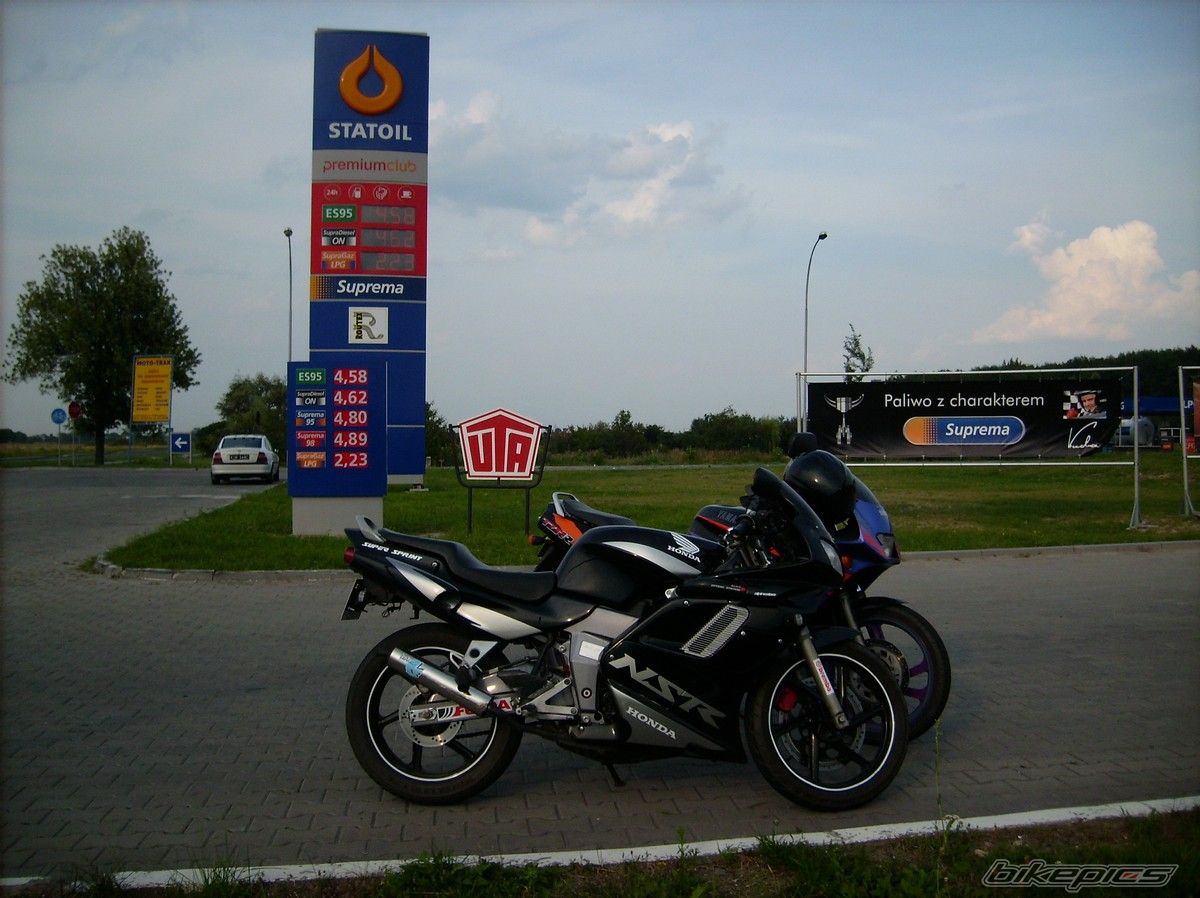 Photo 1379202