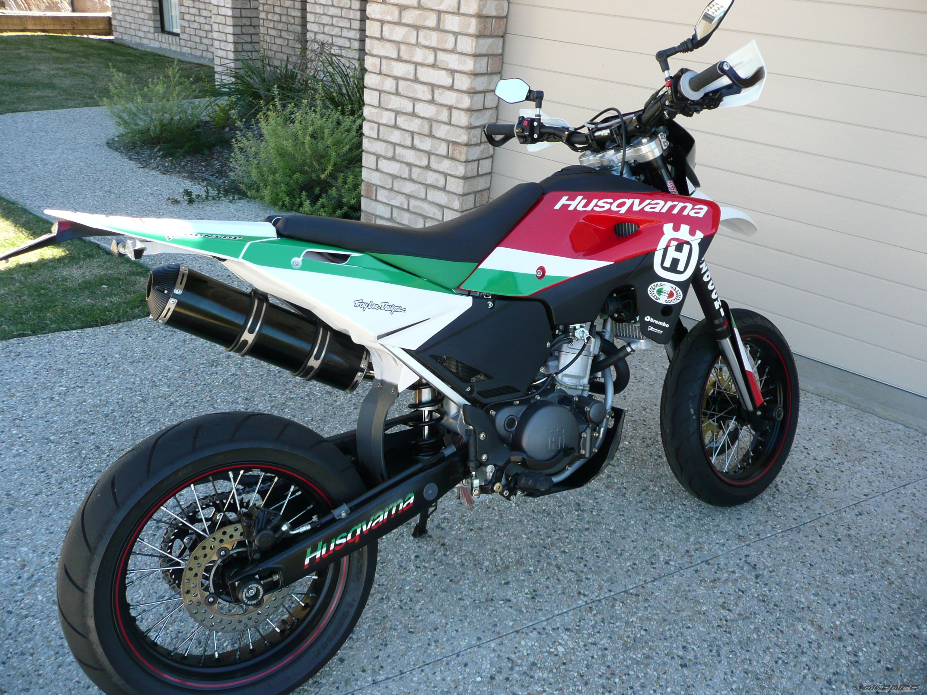 Photo 1379330