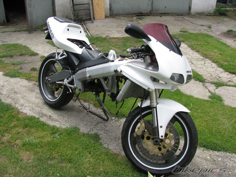 Photo 1379503