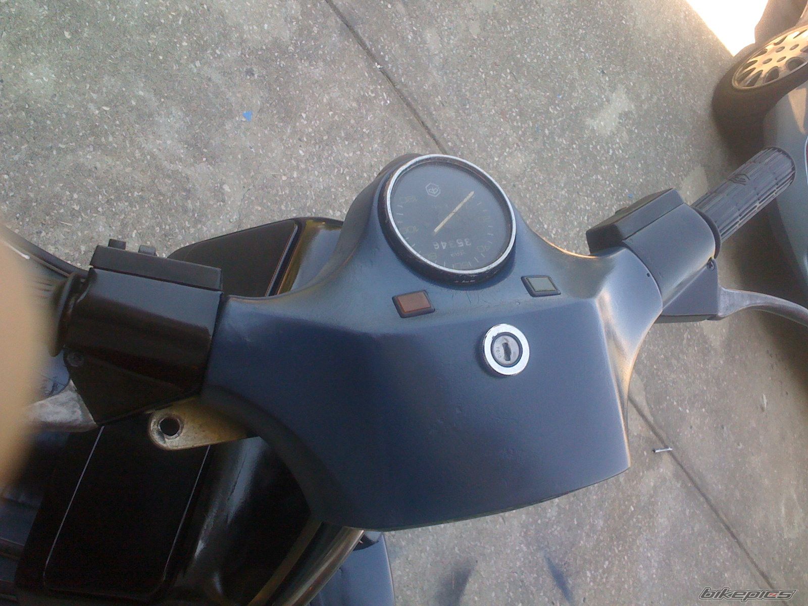 Photo 1379688