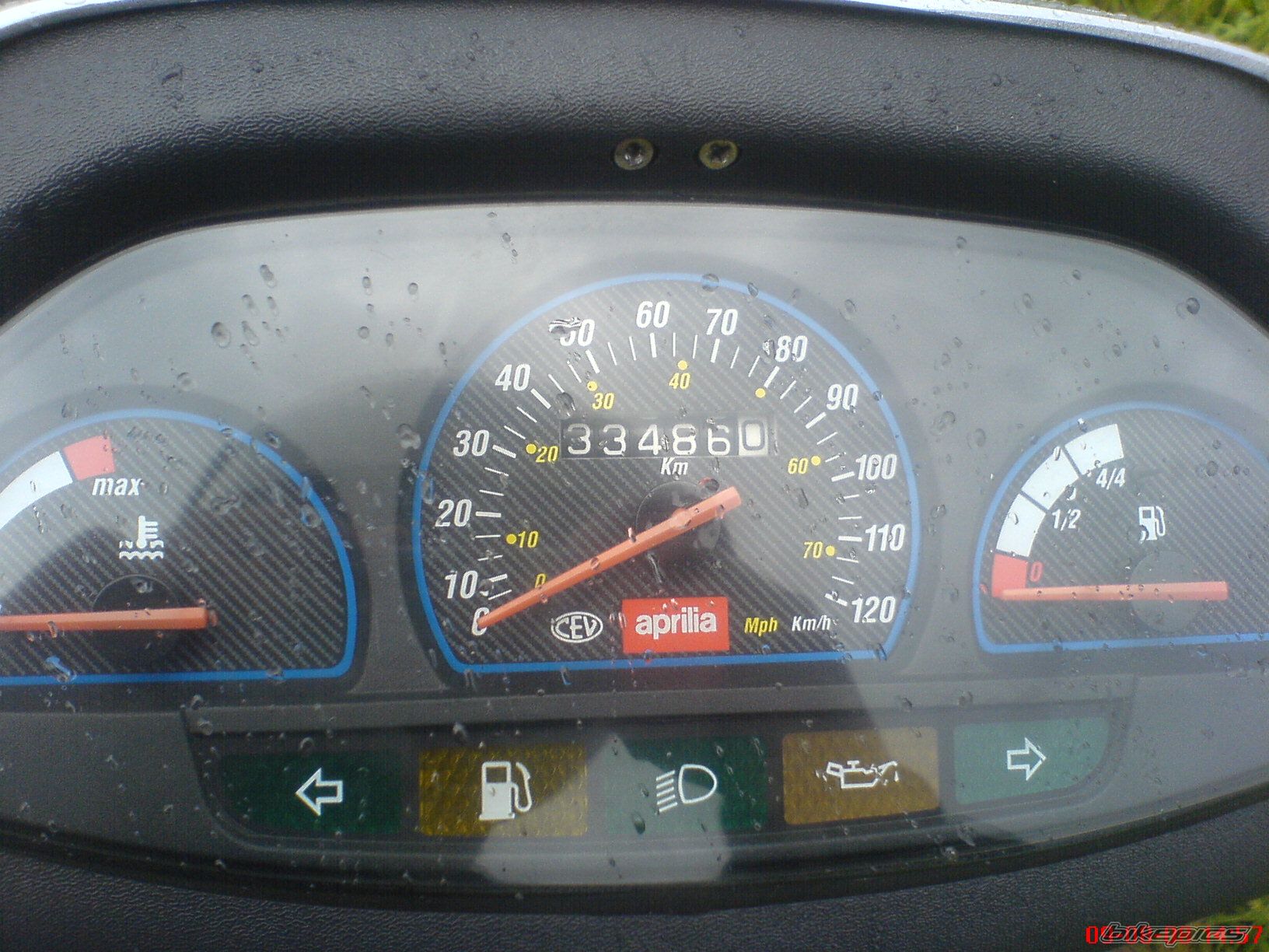 Photo 1379697