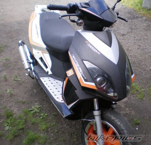 Photo 1381089