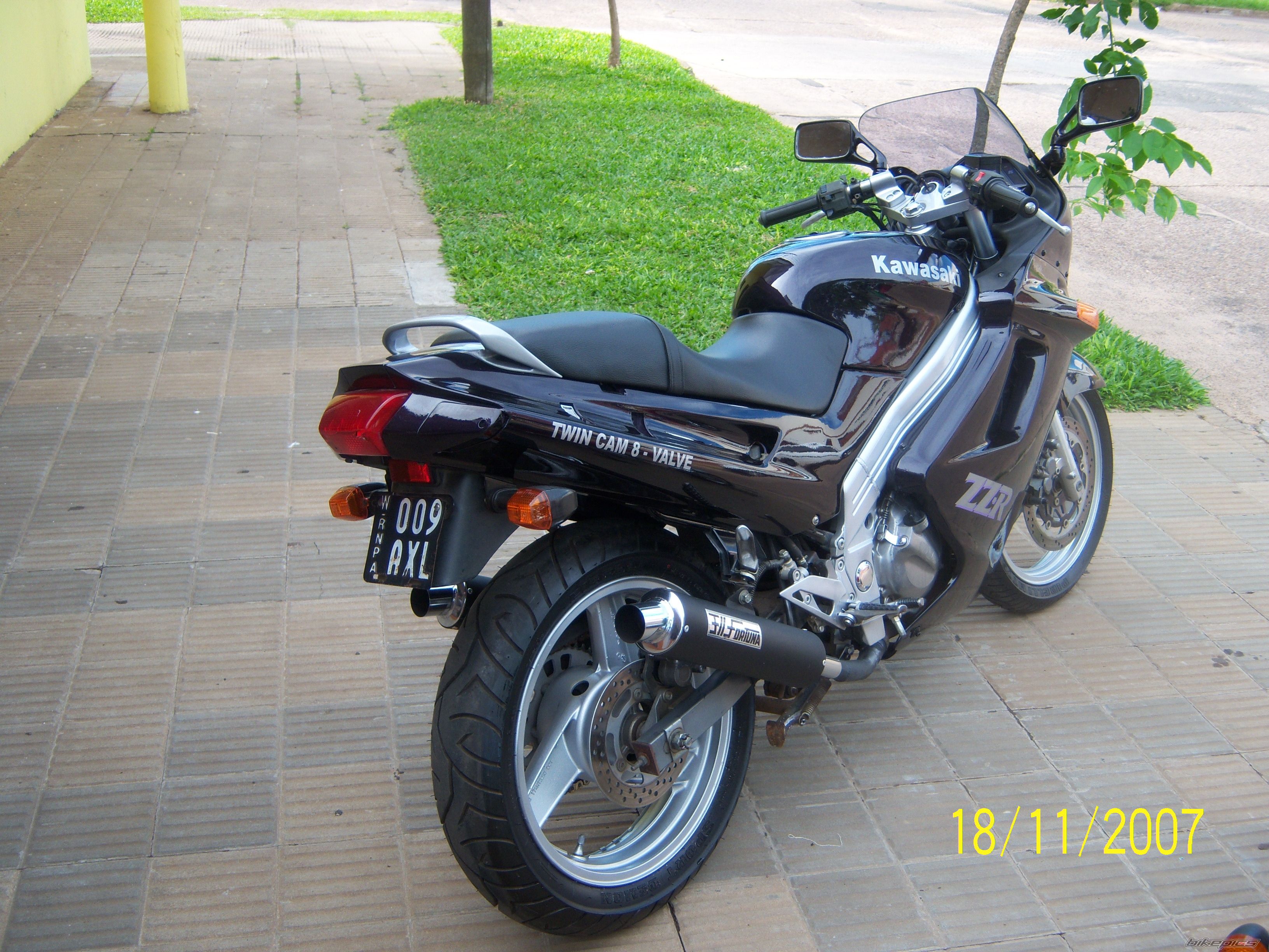 Photo 1381152