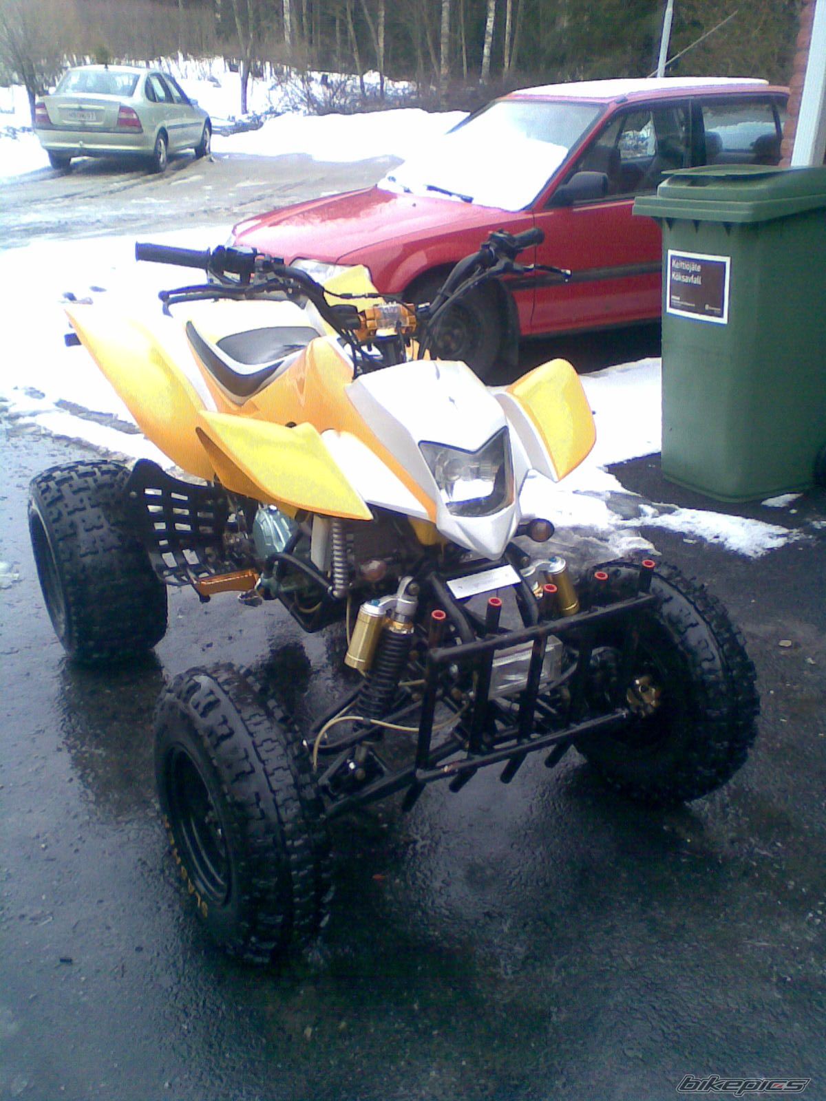 Photo 1381341