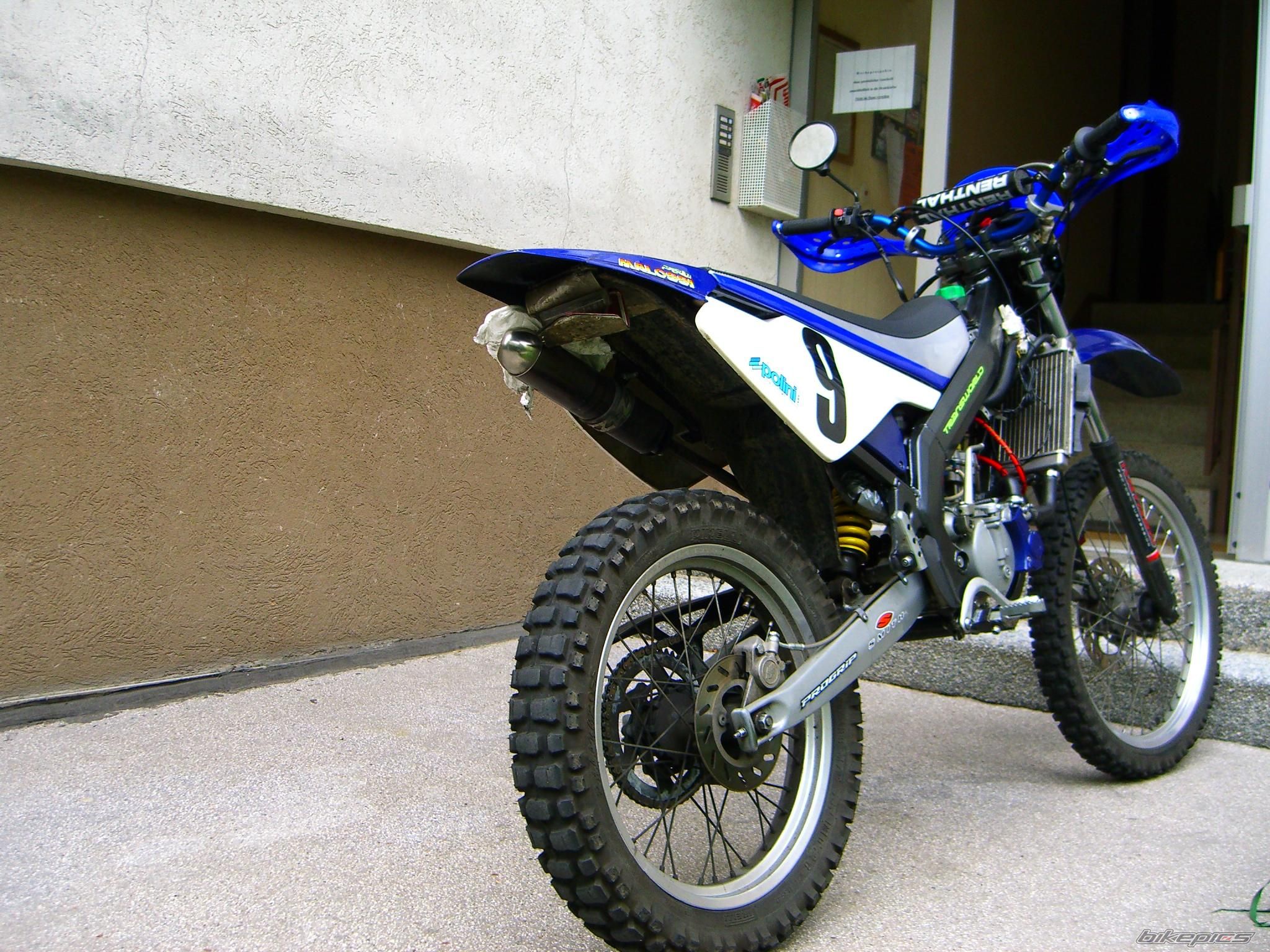 Photo 1381359