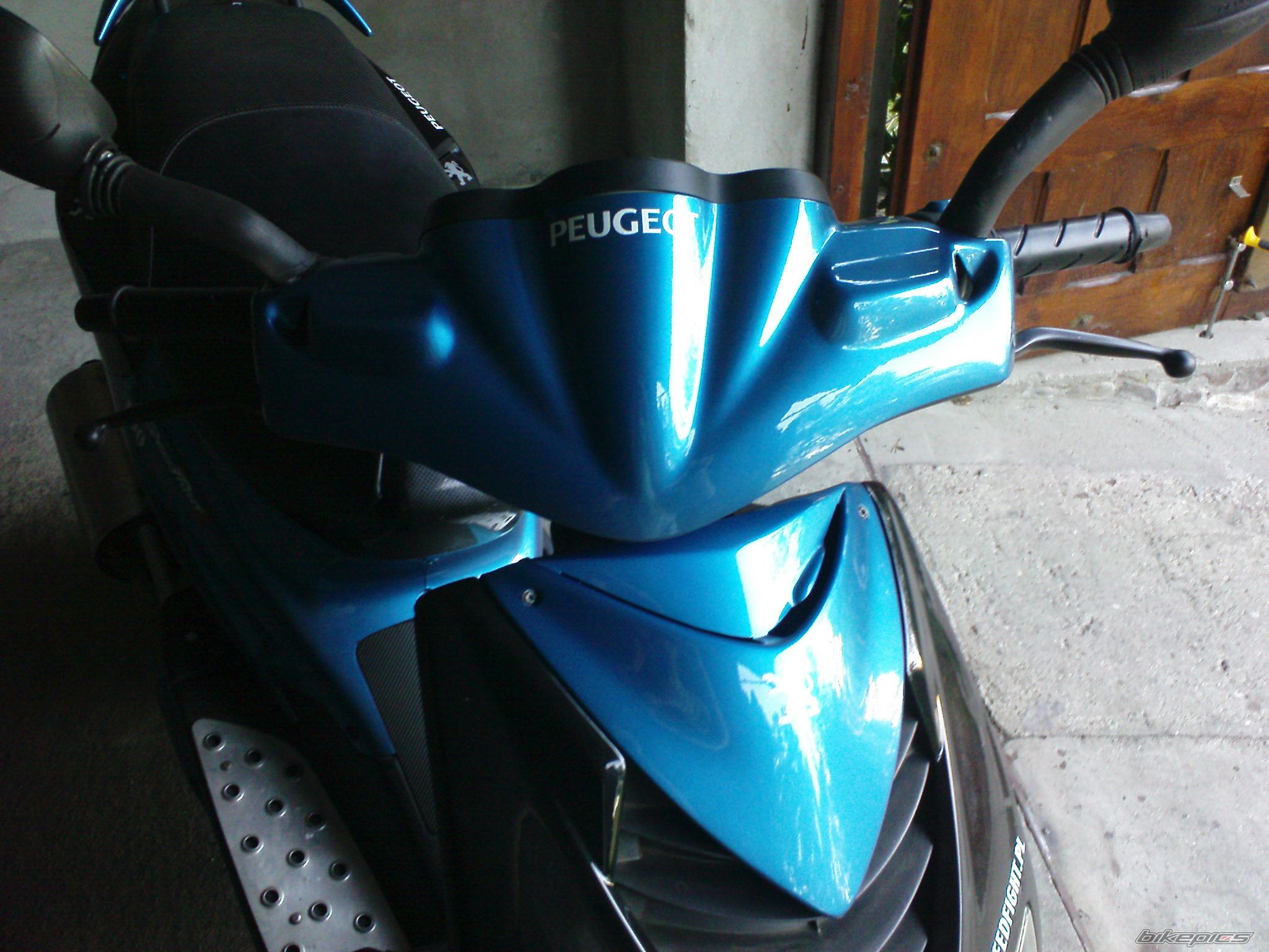Photo 1381412