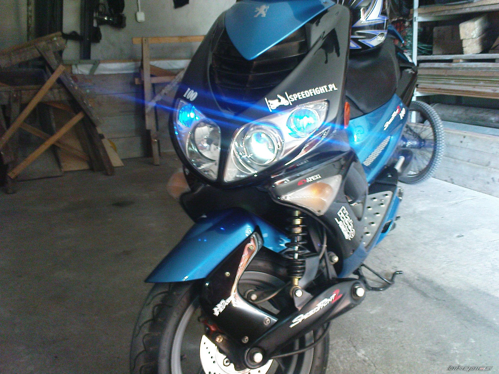 Photo 1381424