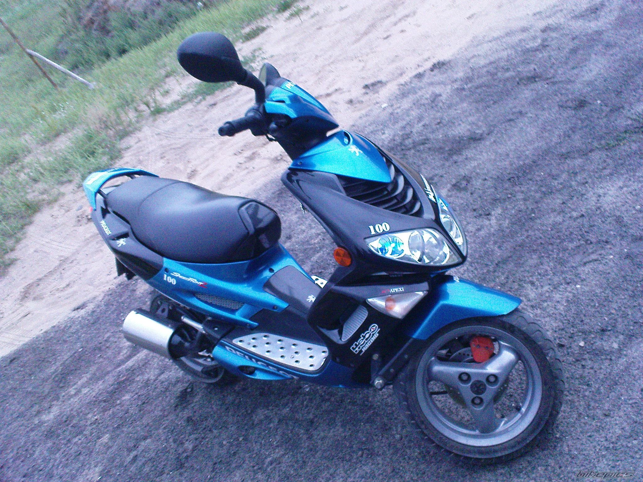 Photo 1381441