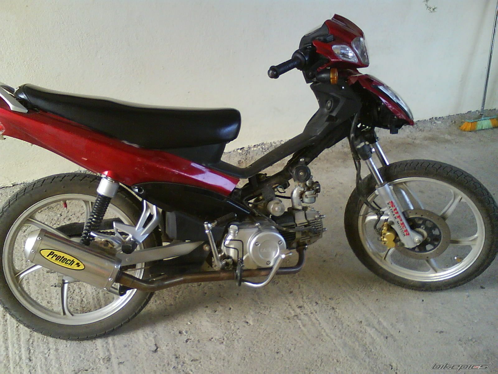 Photo 1381561